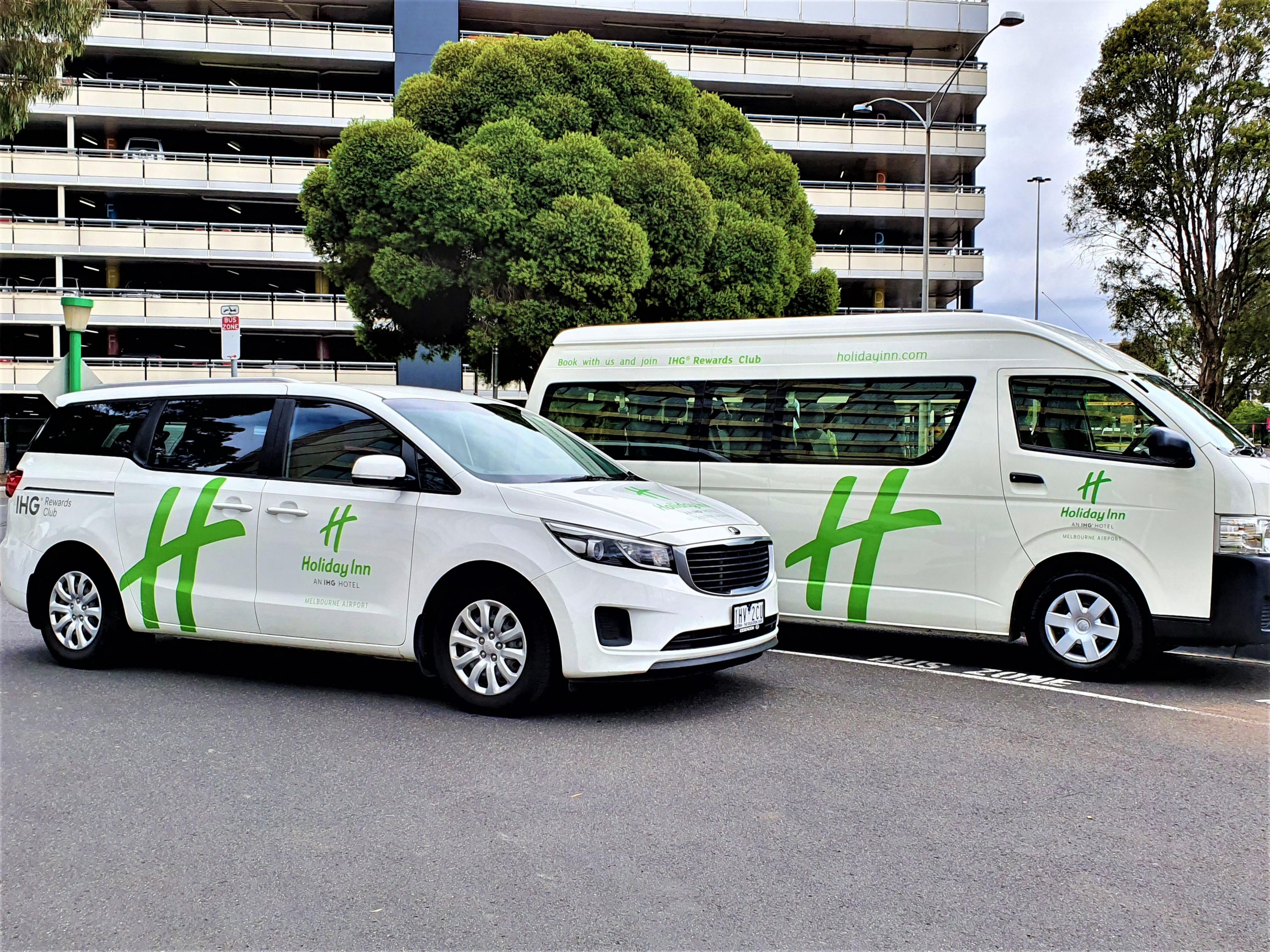 We have shuttle which offers transfers to Melbourne Airport 24 hours a day.