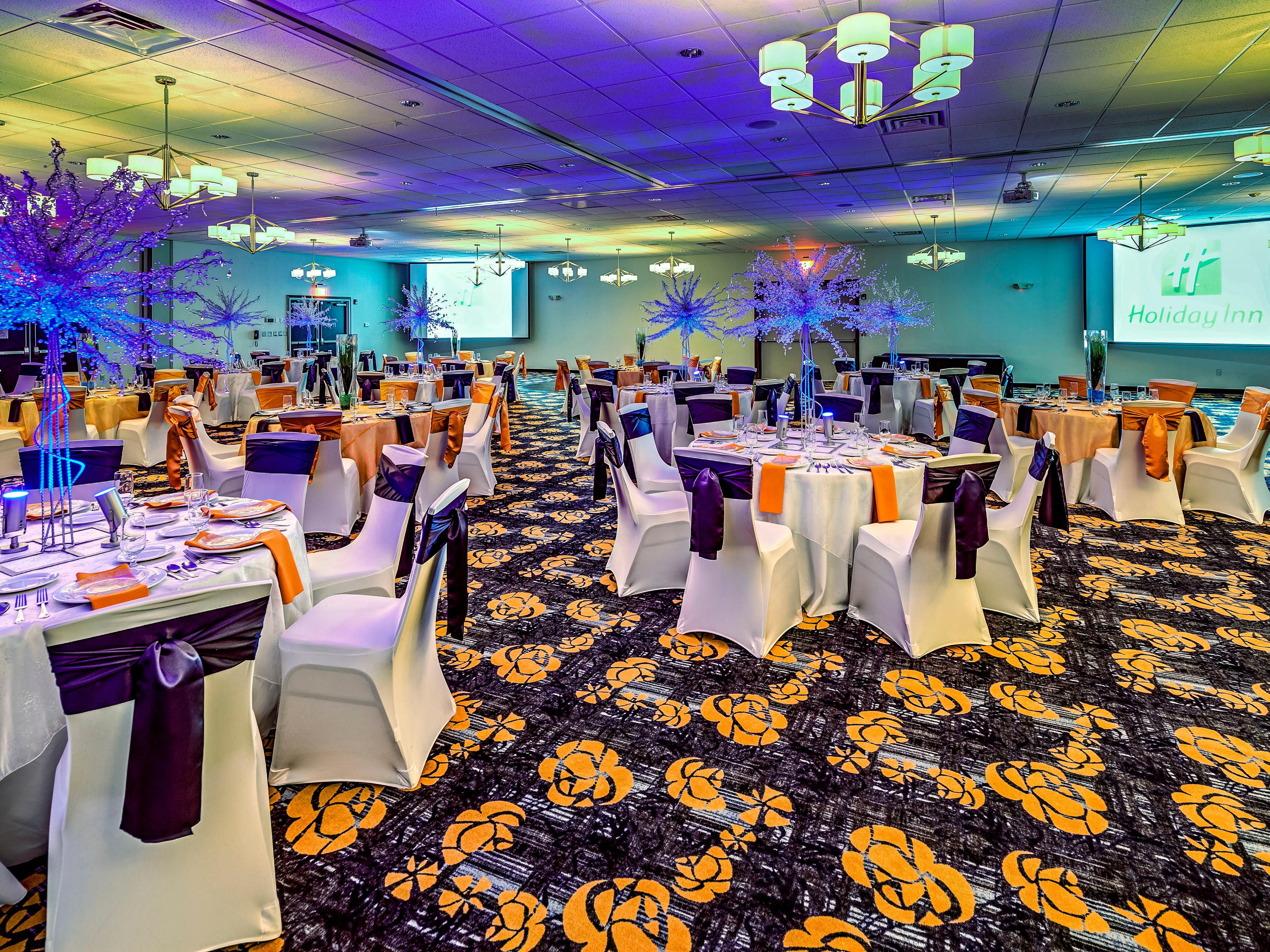 With over 10,000 sq. ft. of flexible meeting space, we are capable of hosting events from three to 300 guests. We are here to assist you every step of the way to expertly plan and execute your corporate meetings, social event, or wedding. 