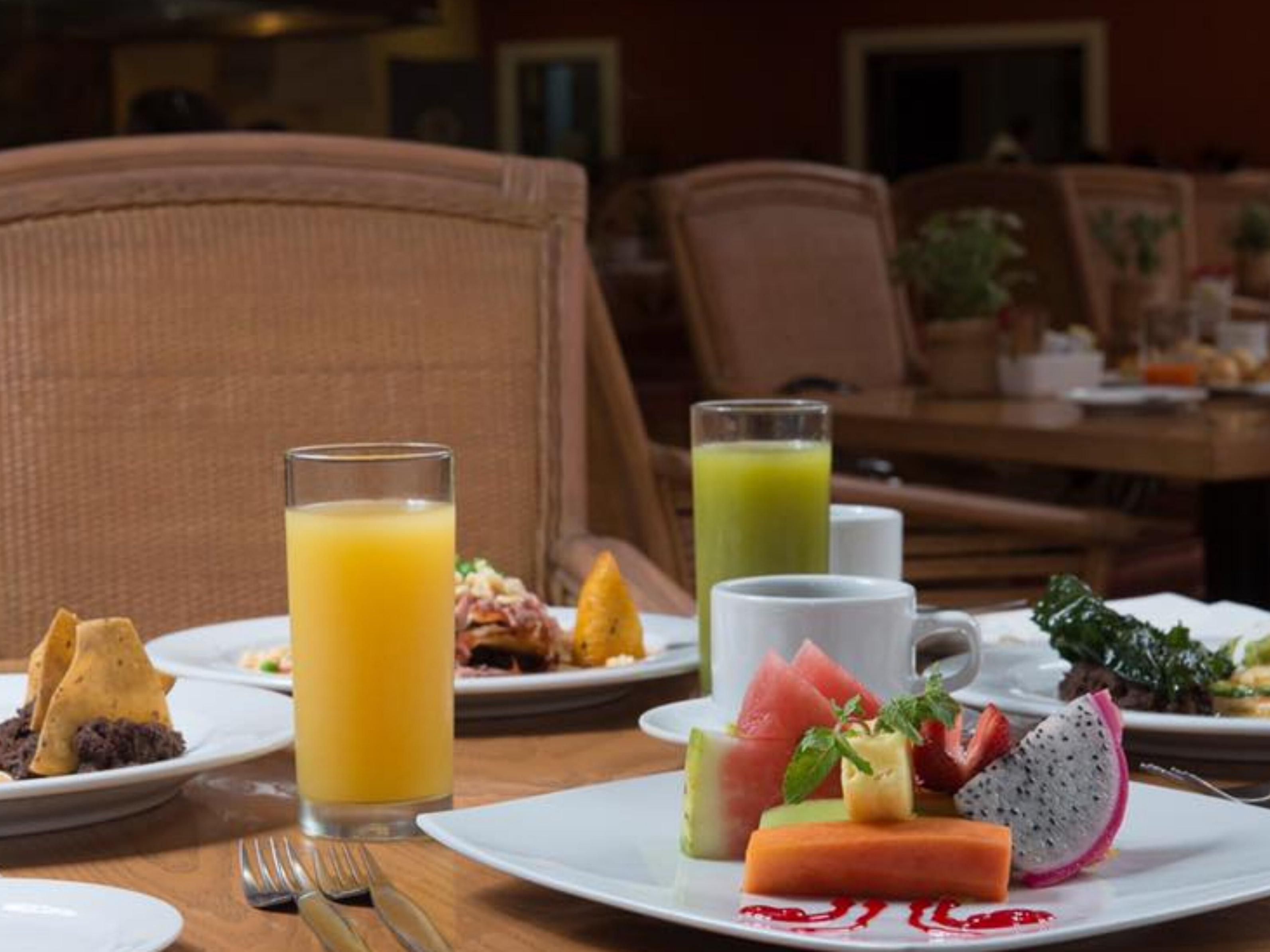Throughout the month of May, from Monday to Friday at the La Veranda Restaurant, mom doesn't pay at tables where "mother and daughter" have breakfast together. Enjoy a delicious breakfast in a cozy atmosphere and celebrate those special moments together. This is valid starting at 10 AM. Don't miss it!