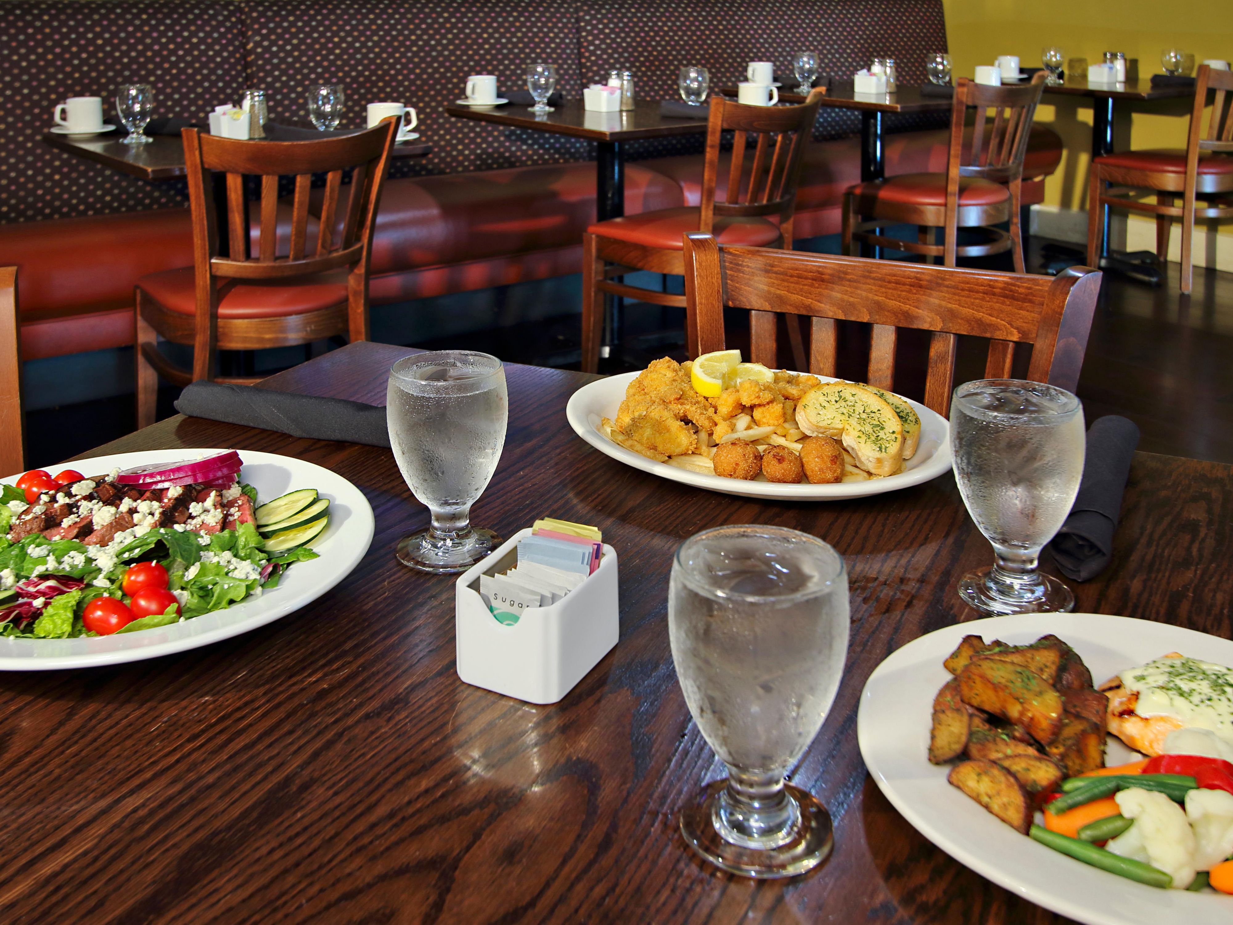 Come indulge in a tasty meal, cold beer or well-mixed cocktail at The Roundhouse Bar and Grill, open for breakfast, lunch and dinner. Our menu features New Orleans classics like gumbo, poboys, and delicious steaks, burgers and salads.  Daily specials abound at the Roundhouse, incorporating local favorites at great prices. 