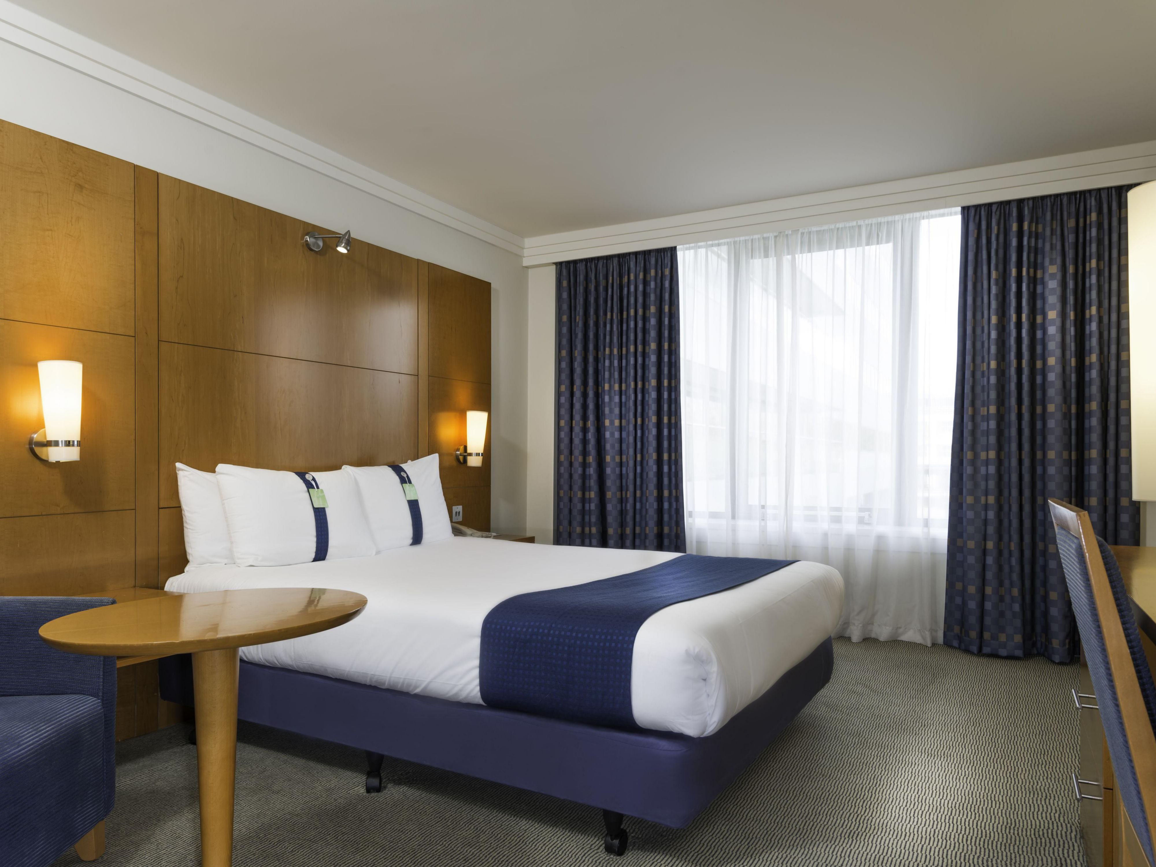 Hotel With Pool Holiday Inn Milton Keynes Central