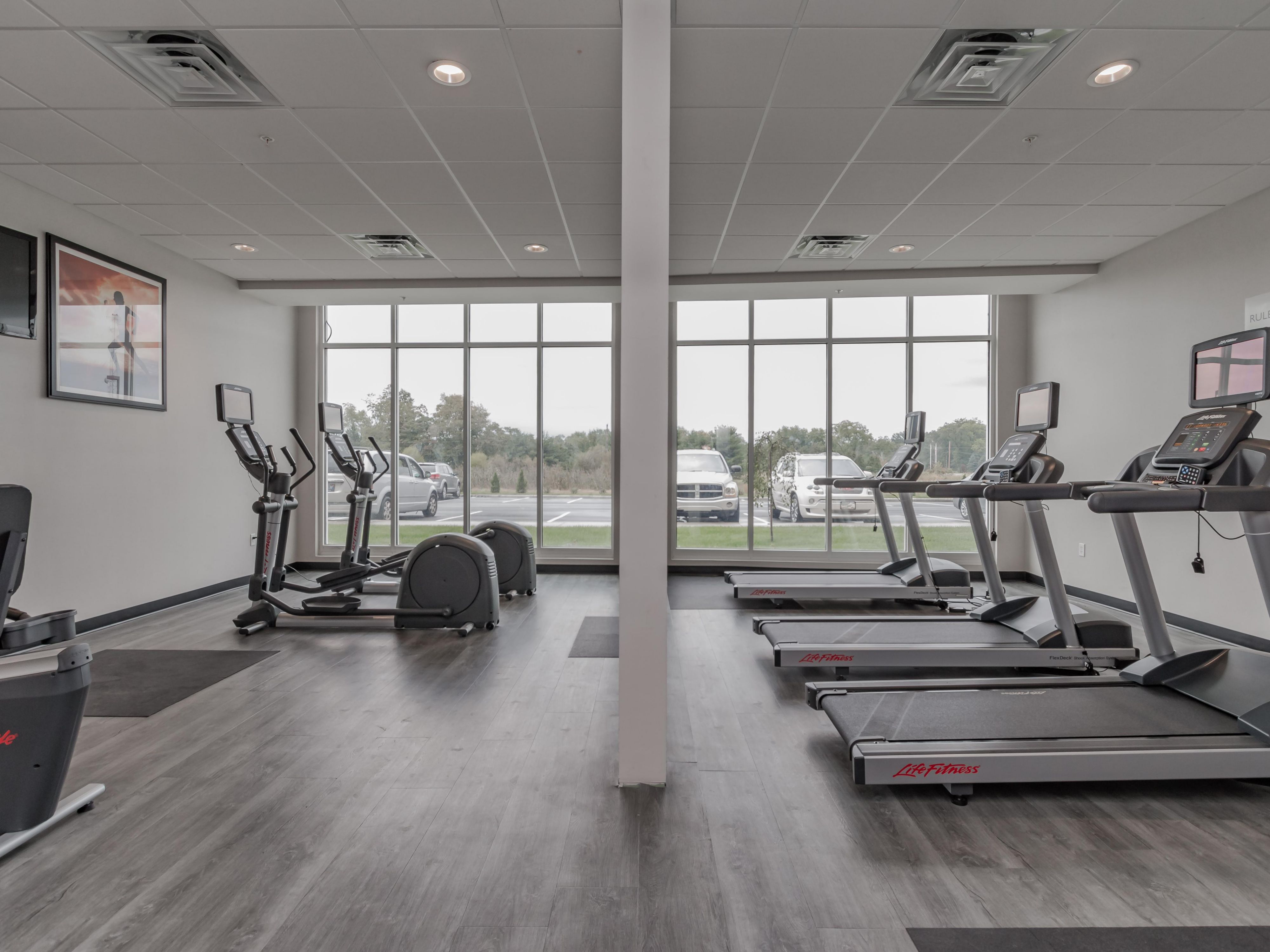 Every guest can enjoy our complimentary 24-hour fitness center while staying with us! Our fitness center features 2 treadmills, 1 exercise bike, 1 elliptical machine, and free weights.