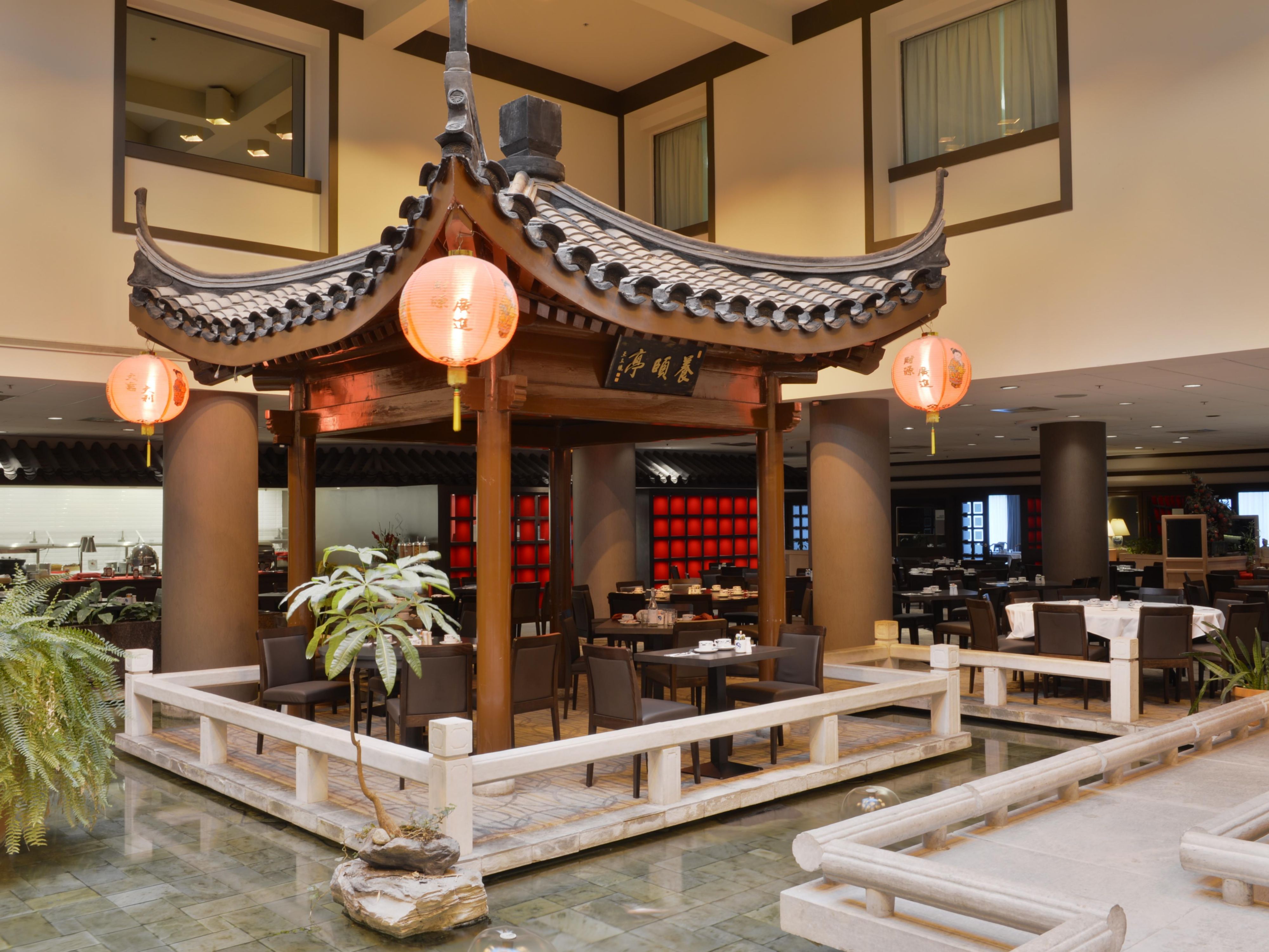 Hotel in Montreal Holiday Inn Montreal Centreville Downtown Hotel