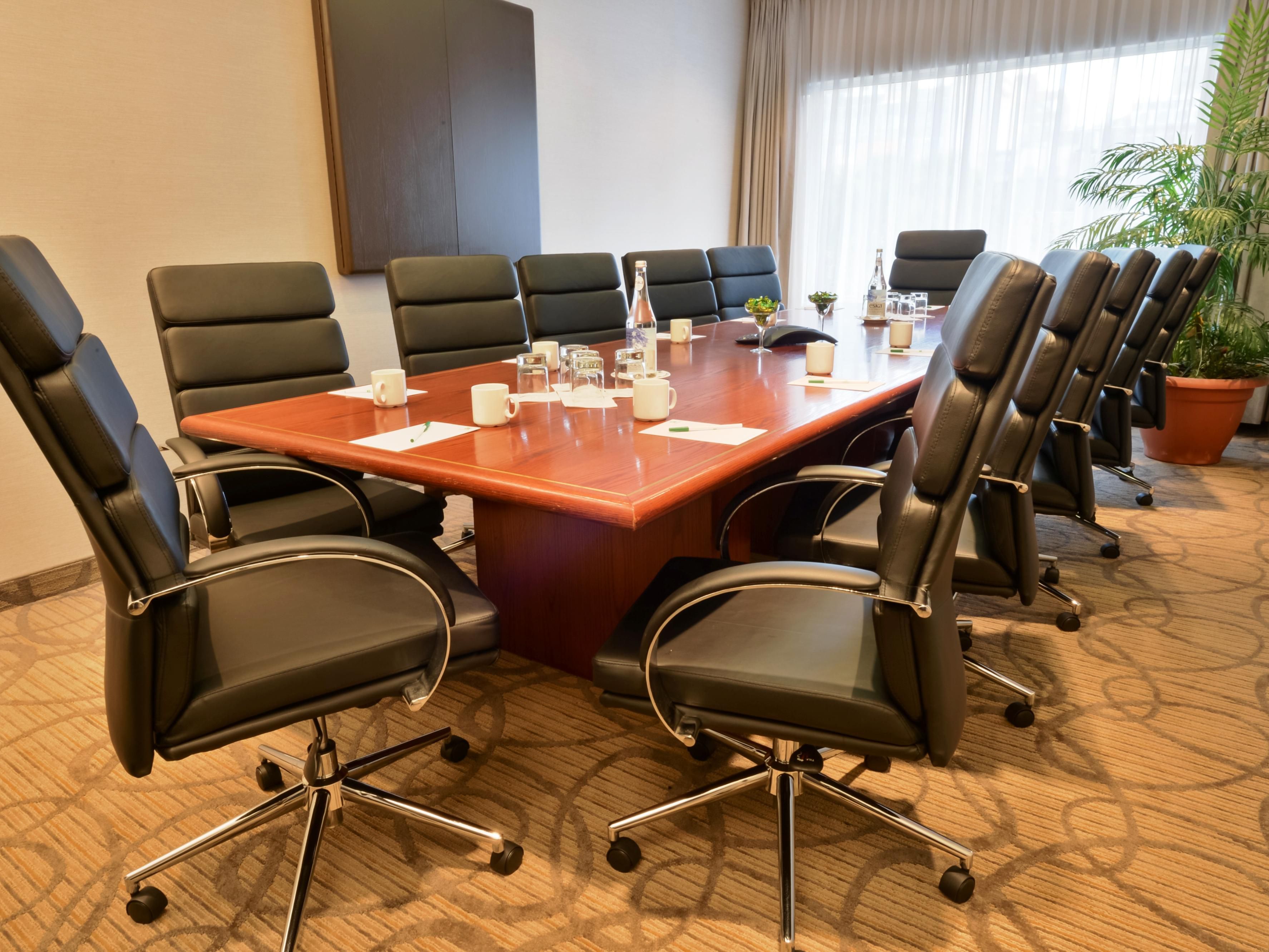 In town for corporate meetings or leisure gatherings? Our professional catering team is eager to welcome you and exceed your expectations. We offer an array of meeting rooms of all sizes of which 10 feature natural lighting.