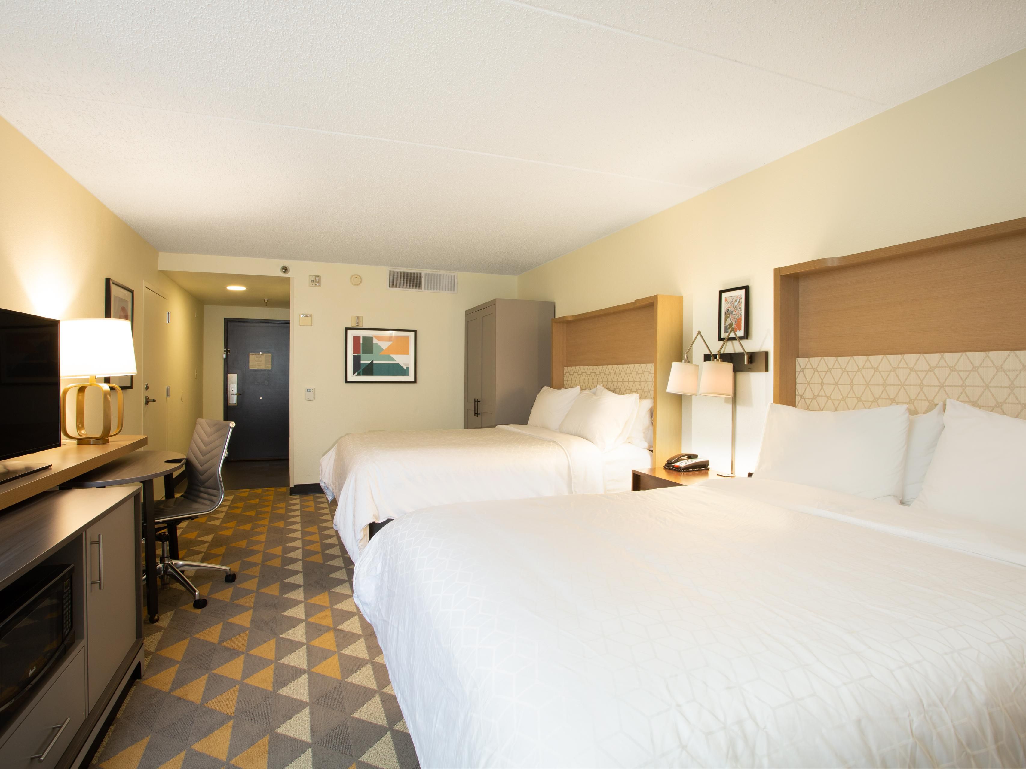 2 Queen Beds Room