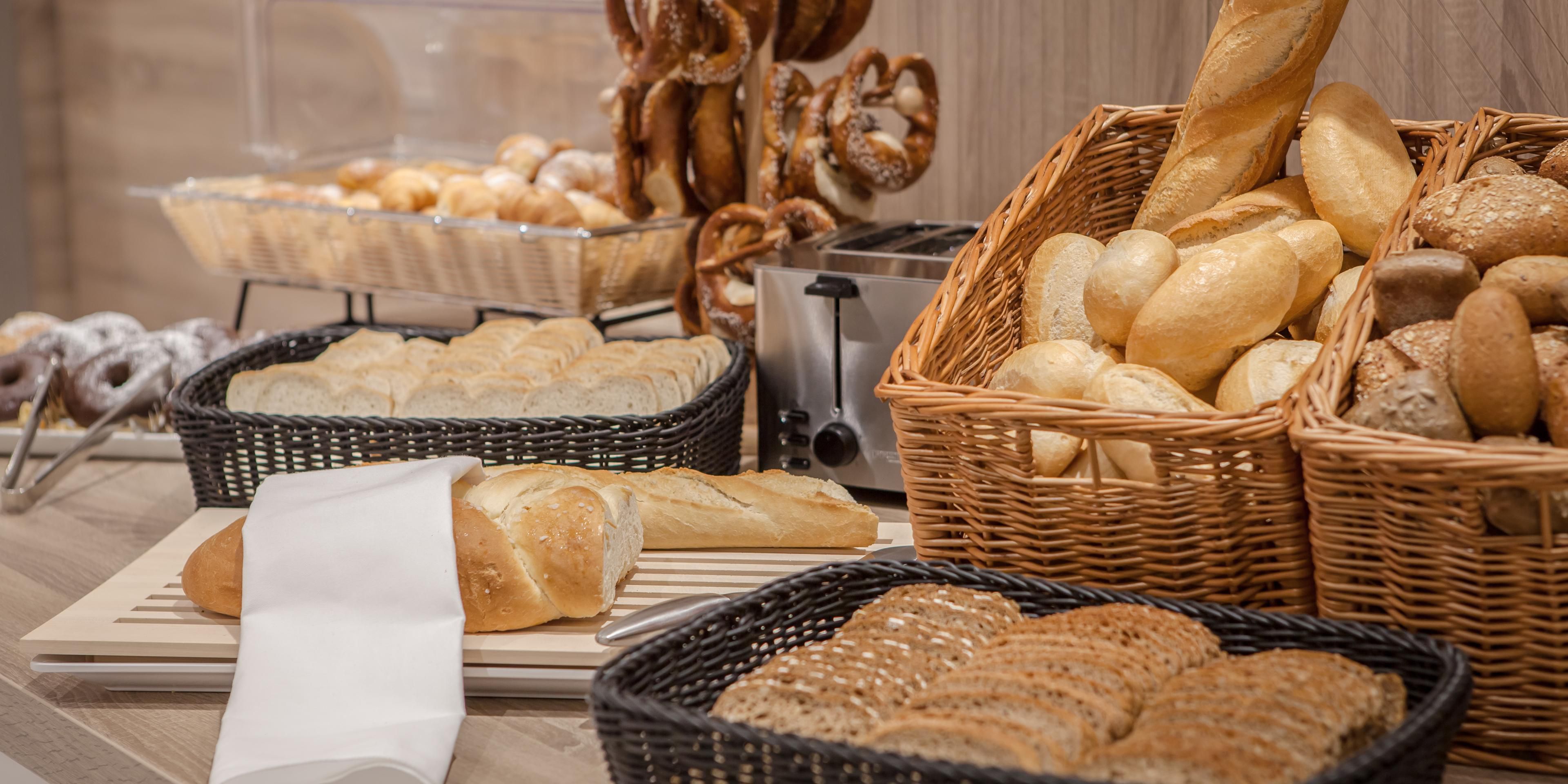 Freshly baked bread and rolls to be enjoyed at breakfast. 