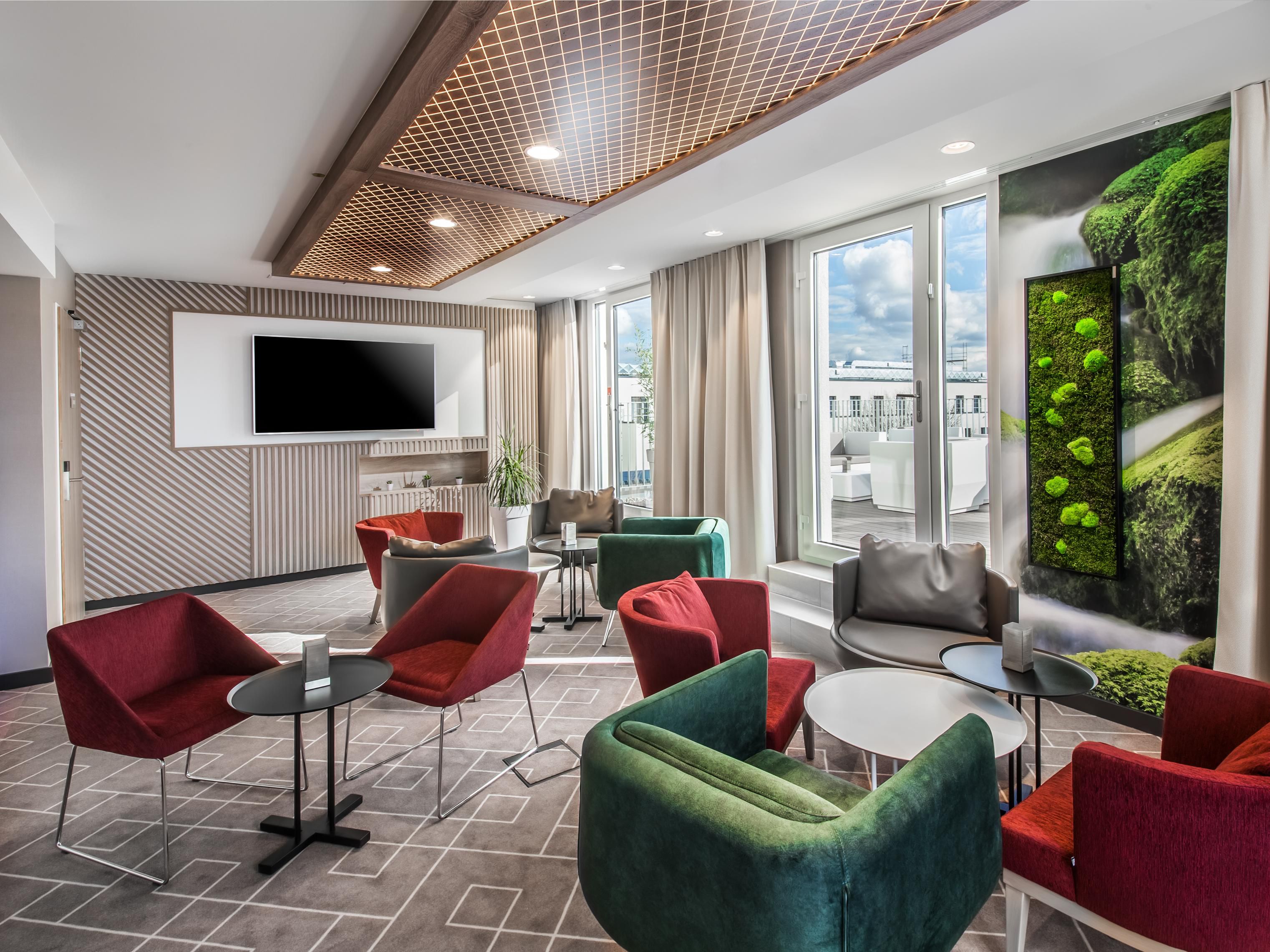 Genießen Sie unsere Executive Lounge. Zwischen 17:00 und 20:00 Uhr, bieten wir Ihnen alkoholfreie Getränke, Wein, Bier und Snacks, privaten Zugang zu unserer Dachterrasse und kostenfreie Zeitungen. Profitieren von diesen fantastischen Vorteilen, wenn Sie ein Premium-Zimmer buchen Diamond- und Platinum-Mitglied sind.