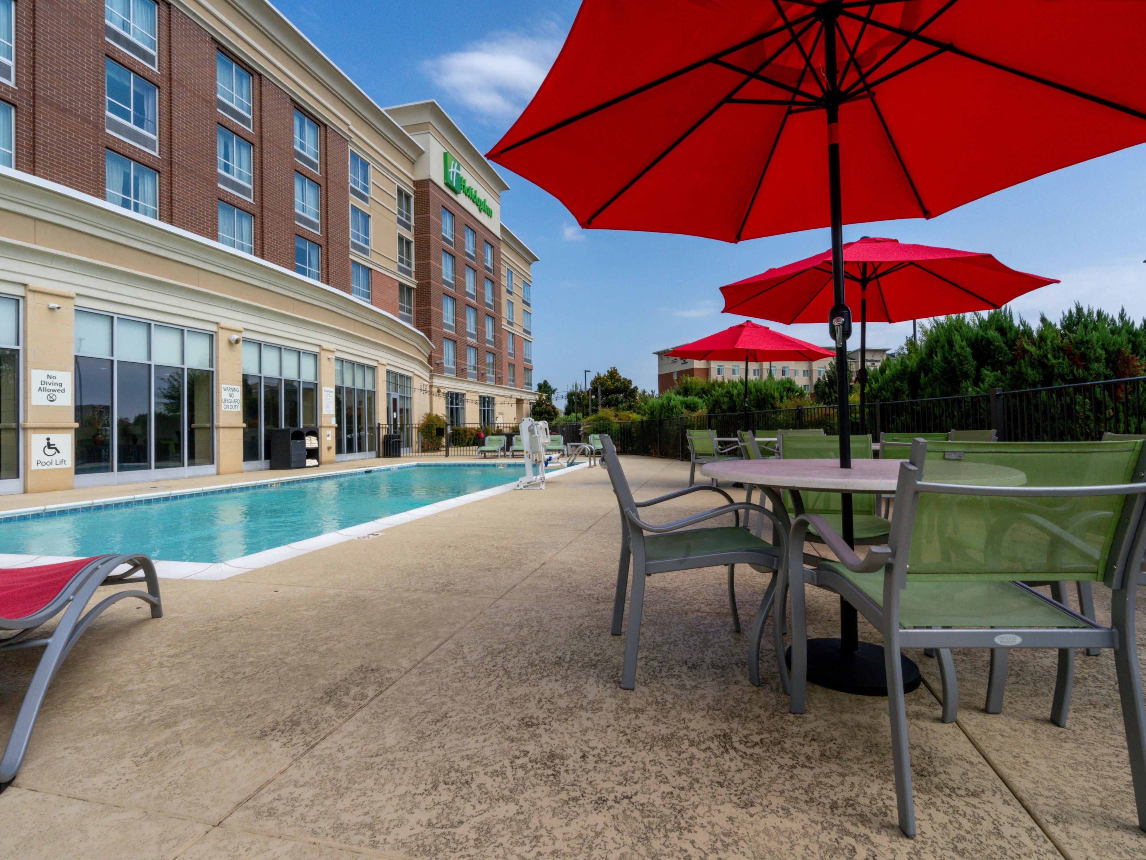 Take a refreshing dip in our outdoor pool, open daily from 8:00 AM – 10:00 PM. Start your morning with invigorating laps, make a mid-afternoon splash, soak in the sun poolside, or enjoy a leisurely evening swim before bed. Whatever you like to do, our pool is the perfect place for recreation and relaxation!