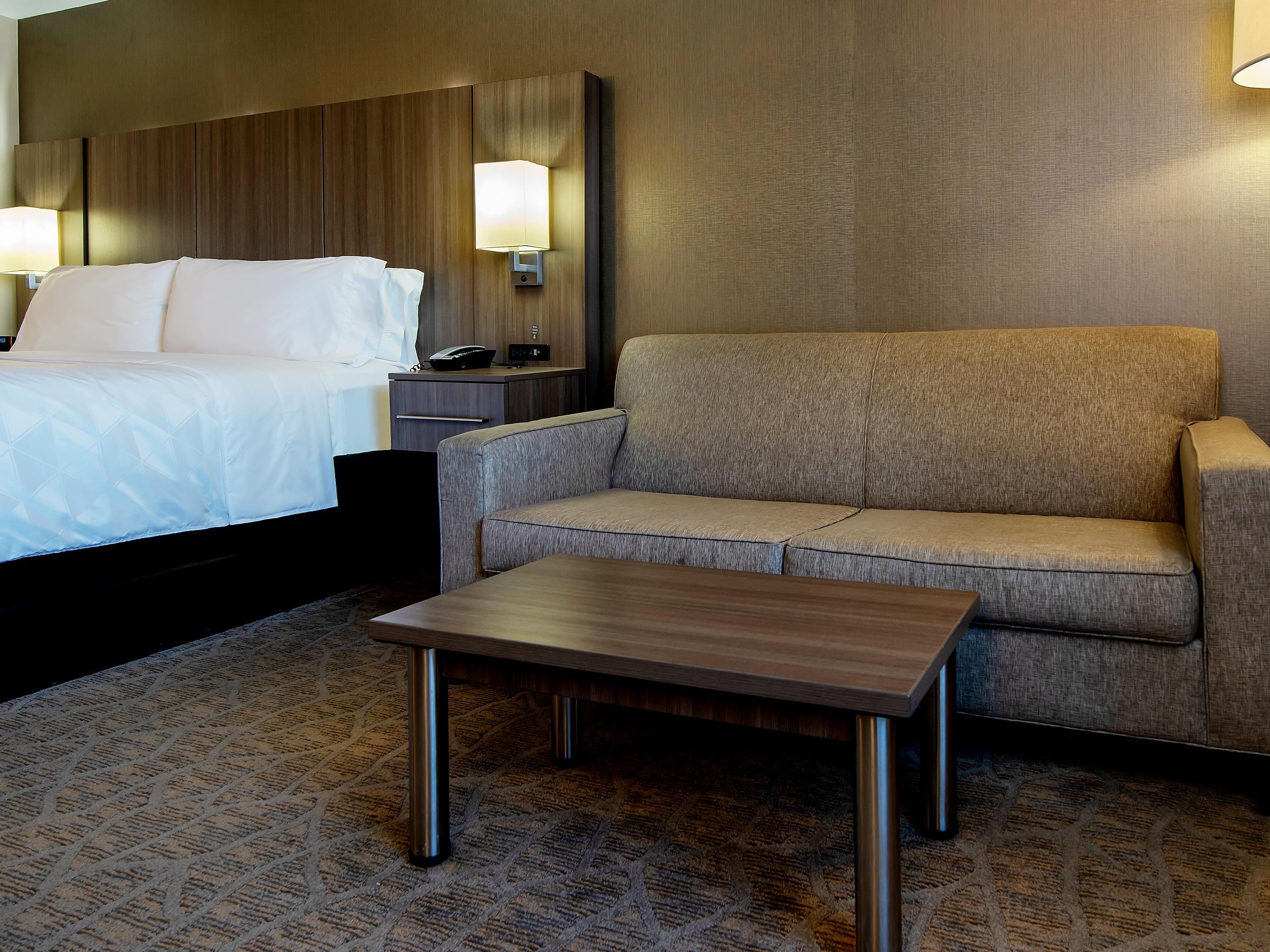 Our guest rooms are thoughtfully designed, spacious & innovative.