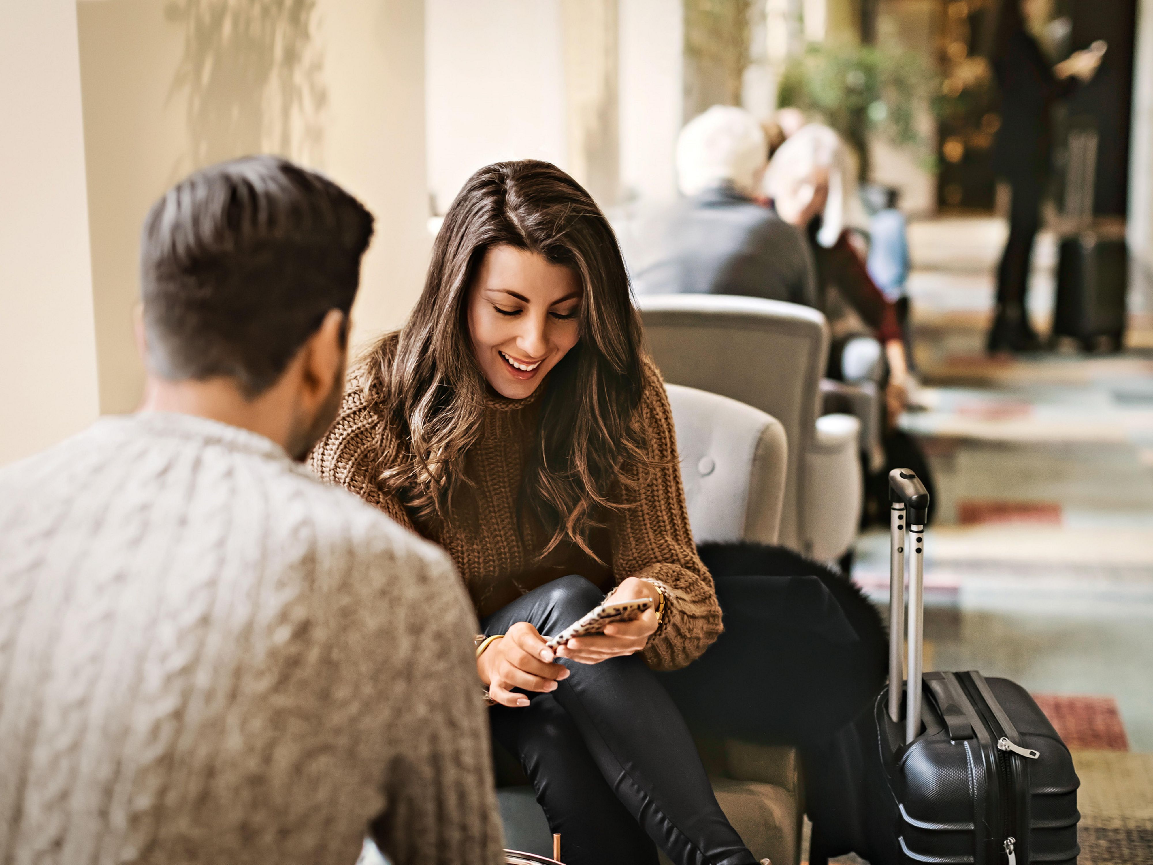 Located just 10 minutes from the Gaylord Opryland Convention Center, Holiday Inn Nashville Airport is perfect for business or leisure. Enjoy easy access to events and attractions, then unwind in the comfort of your room.