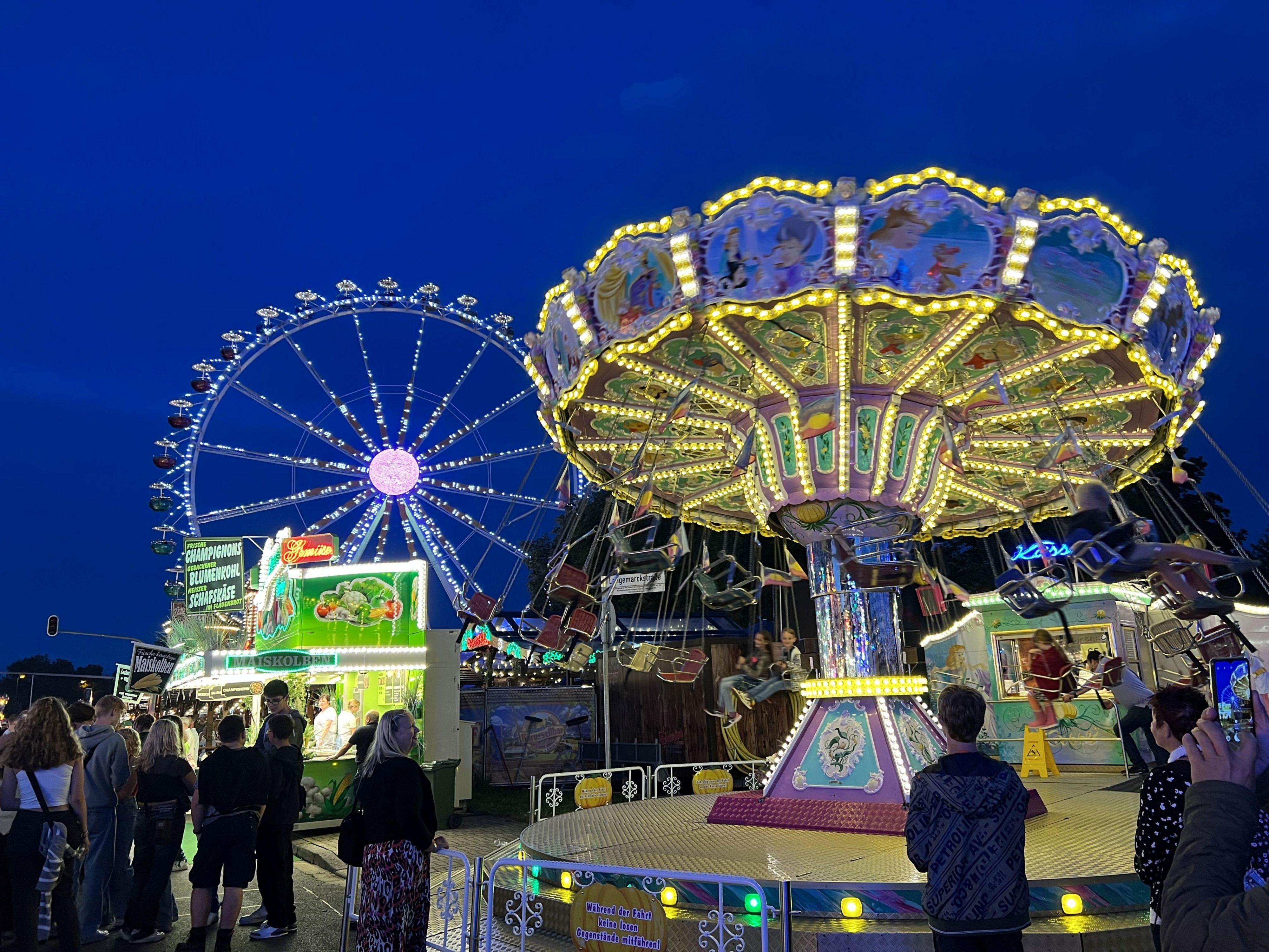 Experience summer 2026 in full bloom! From 16 April to 11 October, the Neuss State Garden Show will transform the city of Neuss into a colourful garden paradise with art, culture and nature – just a few steps away from the Holiday Inn Düsseldorf – Neuss.

#LagaNeuss2026
