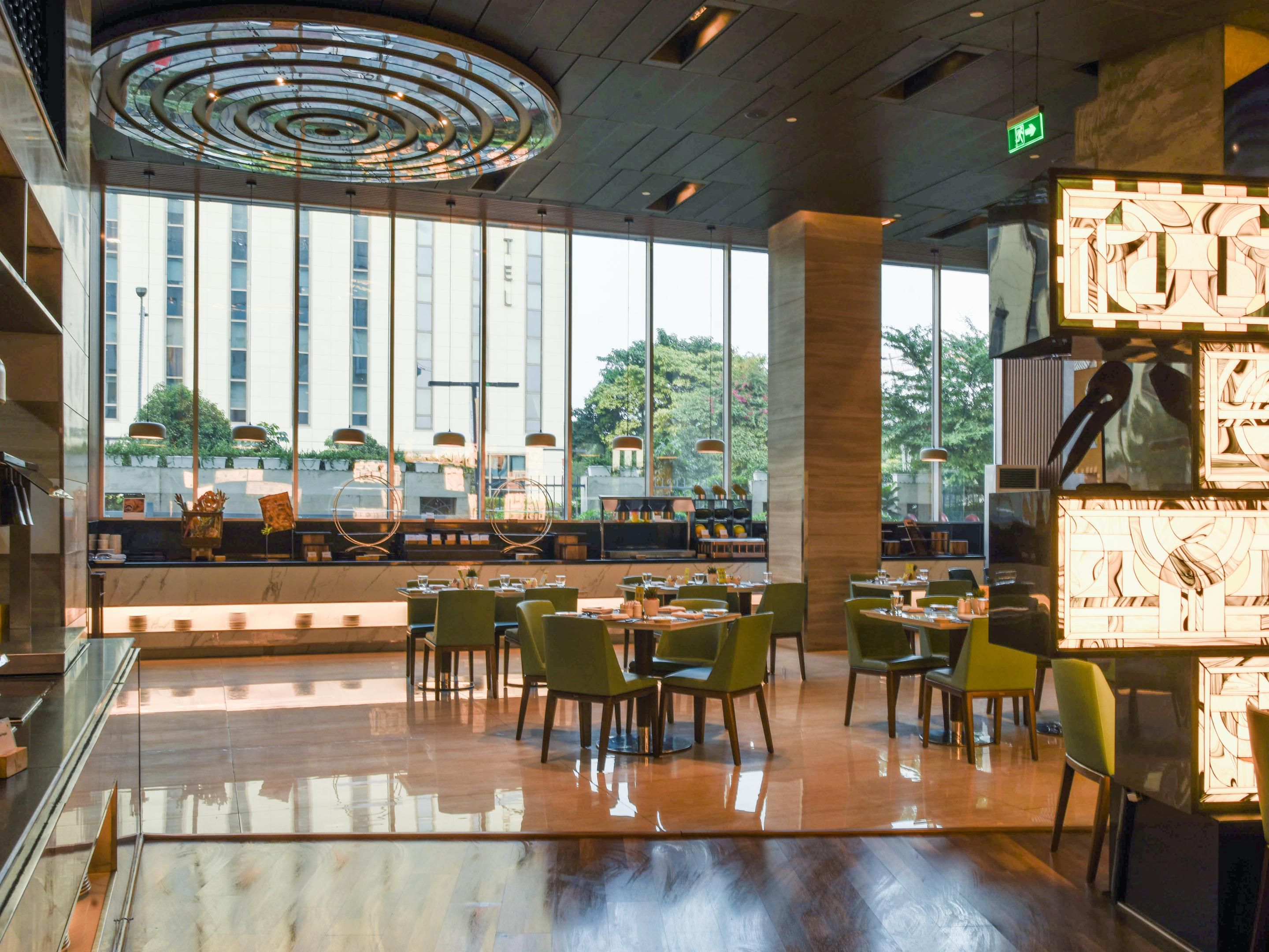 The Global cuisine restaurant is perfect for light snacks as well as a relaxed dining experience. The buffet spread showcases multiple cuisines while the a la carte menu allows you to binge on your selective personal choices. Viva Deli offers a variety of patisseries and choices of gourmet delicacies. For Booking: +918130496069.