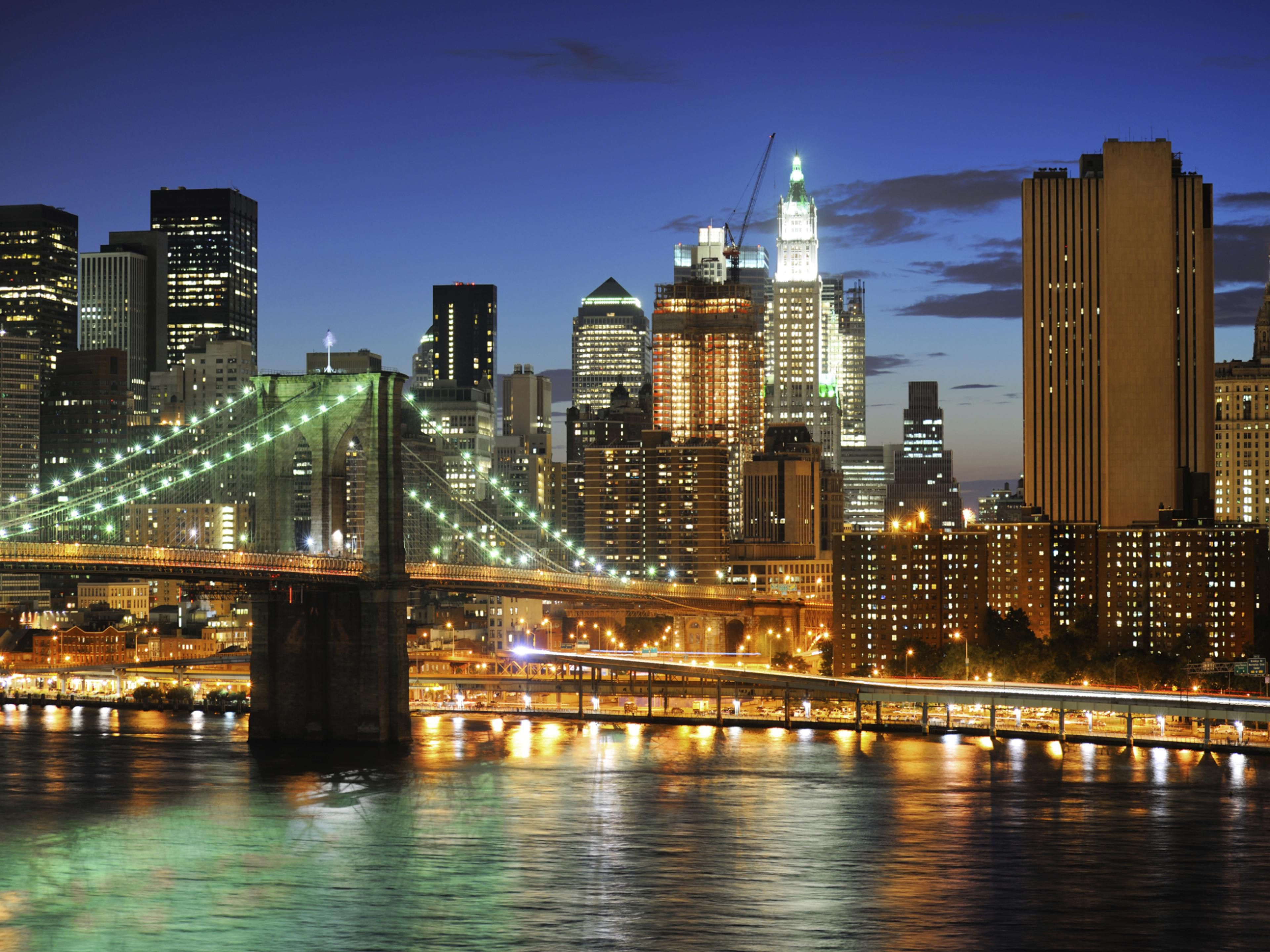 This year's Macy's 4th of July Fireworks Show will launch more than 80,000 fireworks making it one of the biggest displays in the country. Get ready to experience unforgettable performances & electrifying effects proudly displayed against the iconic backdrop of the Brooklyn Bridge and East River.
