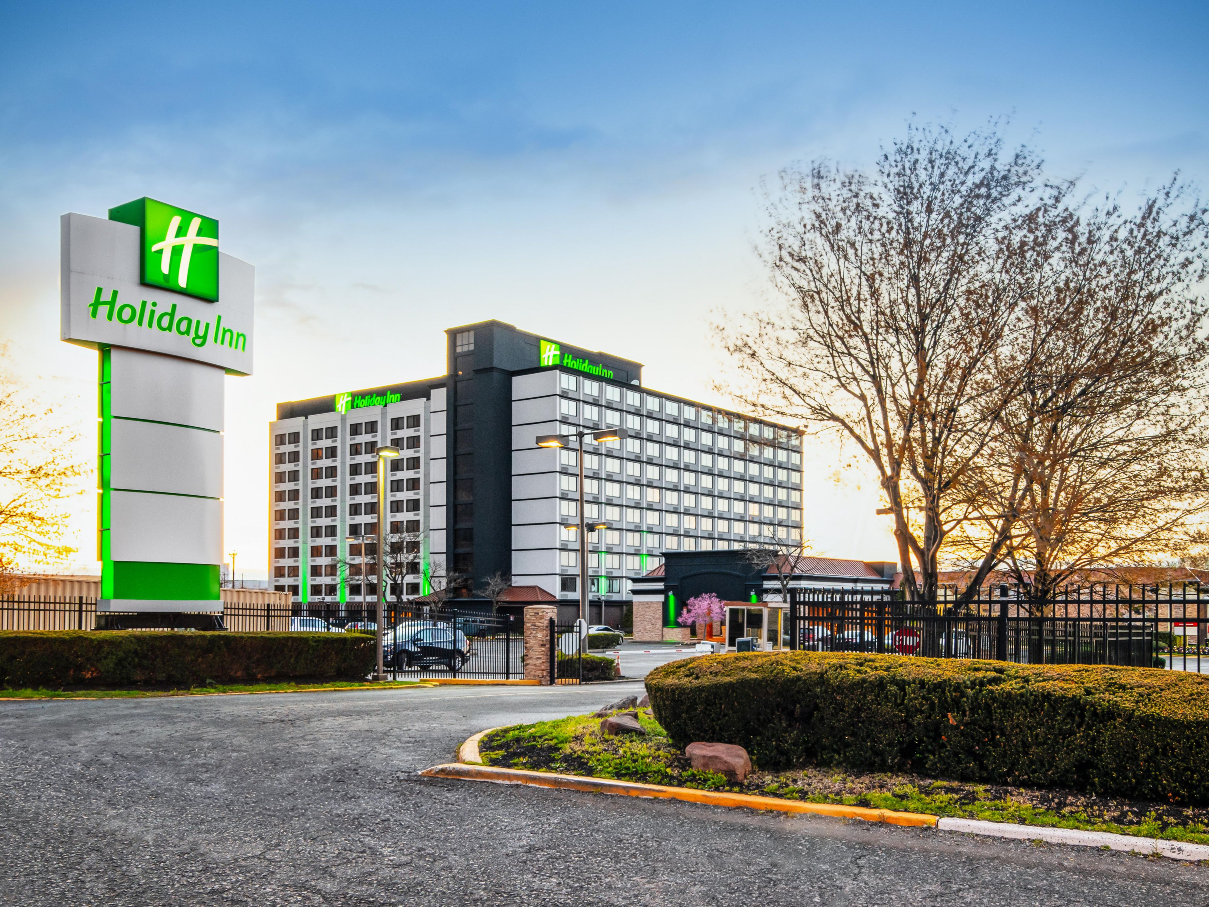 Hotel by Newark Airport | Holiday Inn Newark International Airport