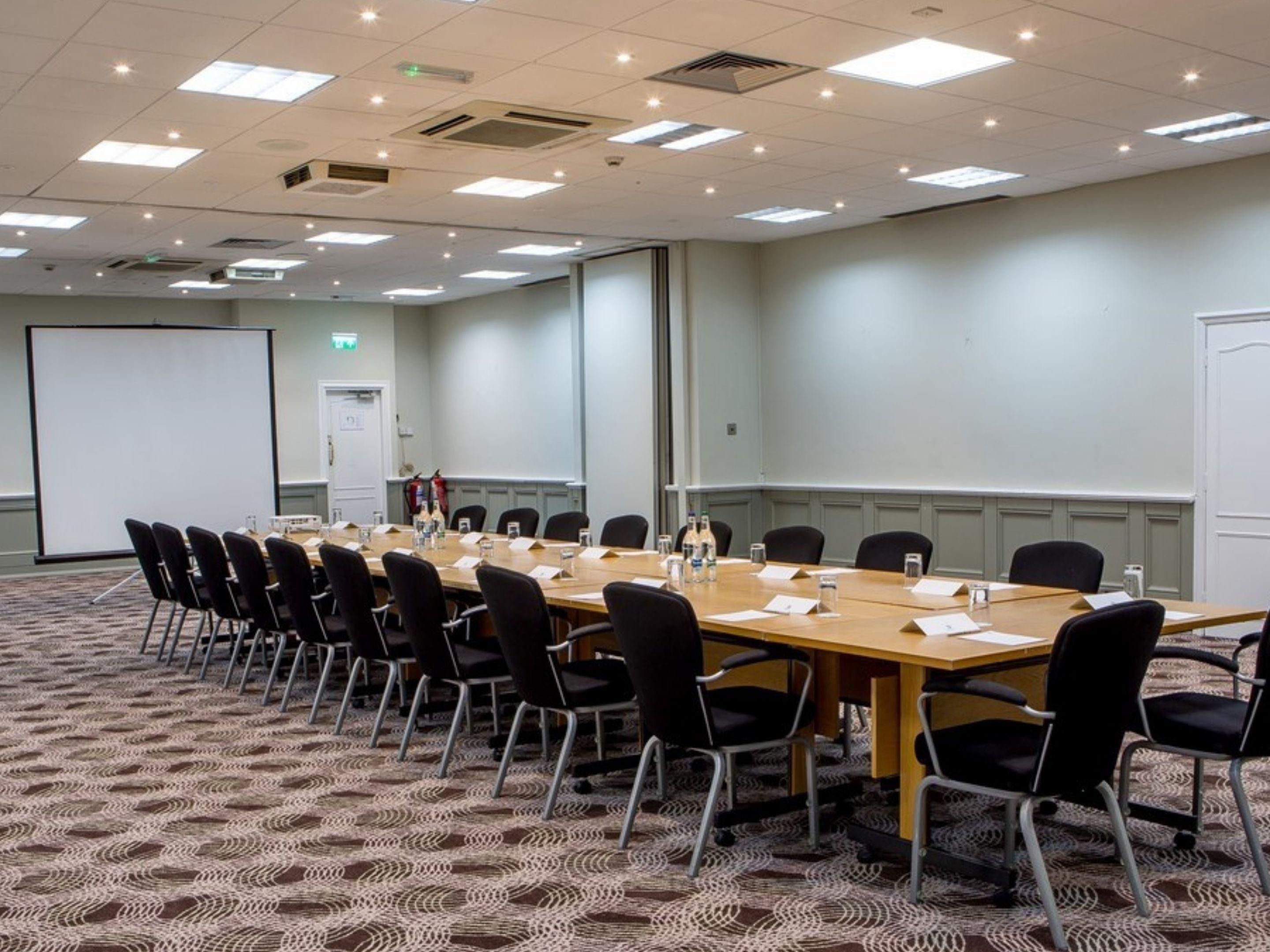 Looking for the perfect venue to host your next meeting? With us, you can build your ideal package and our experienced staff will ensure your meeting runs smoothly.