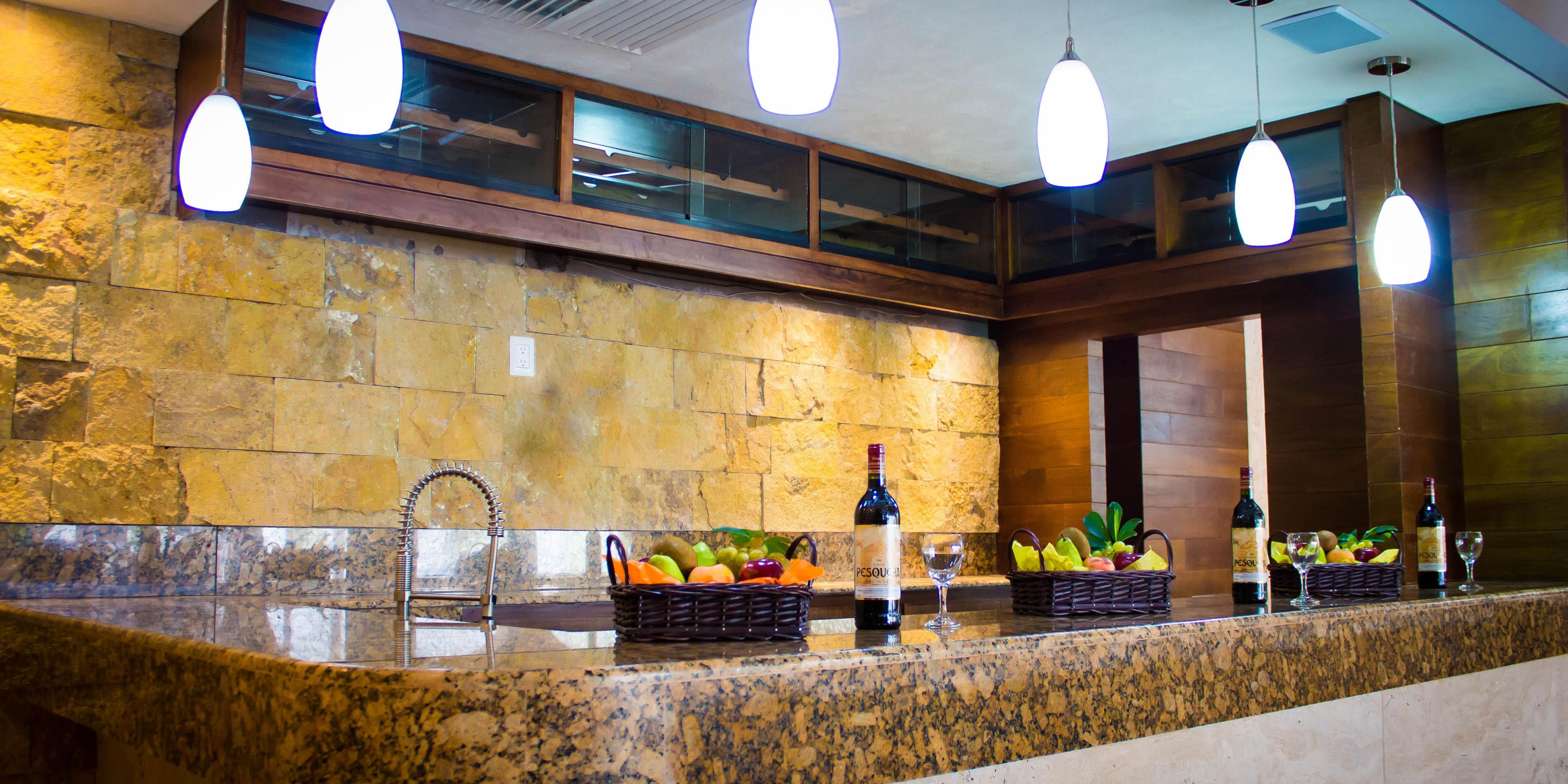 Bar and Lounge