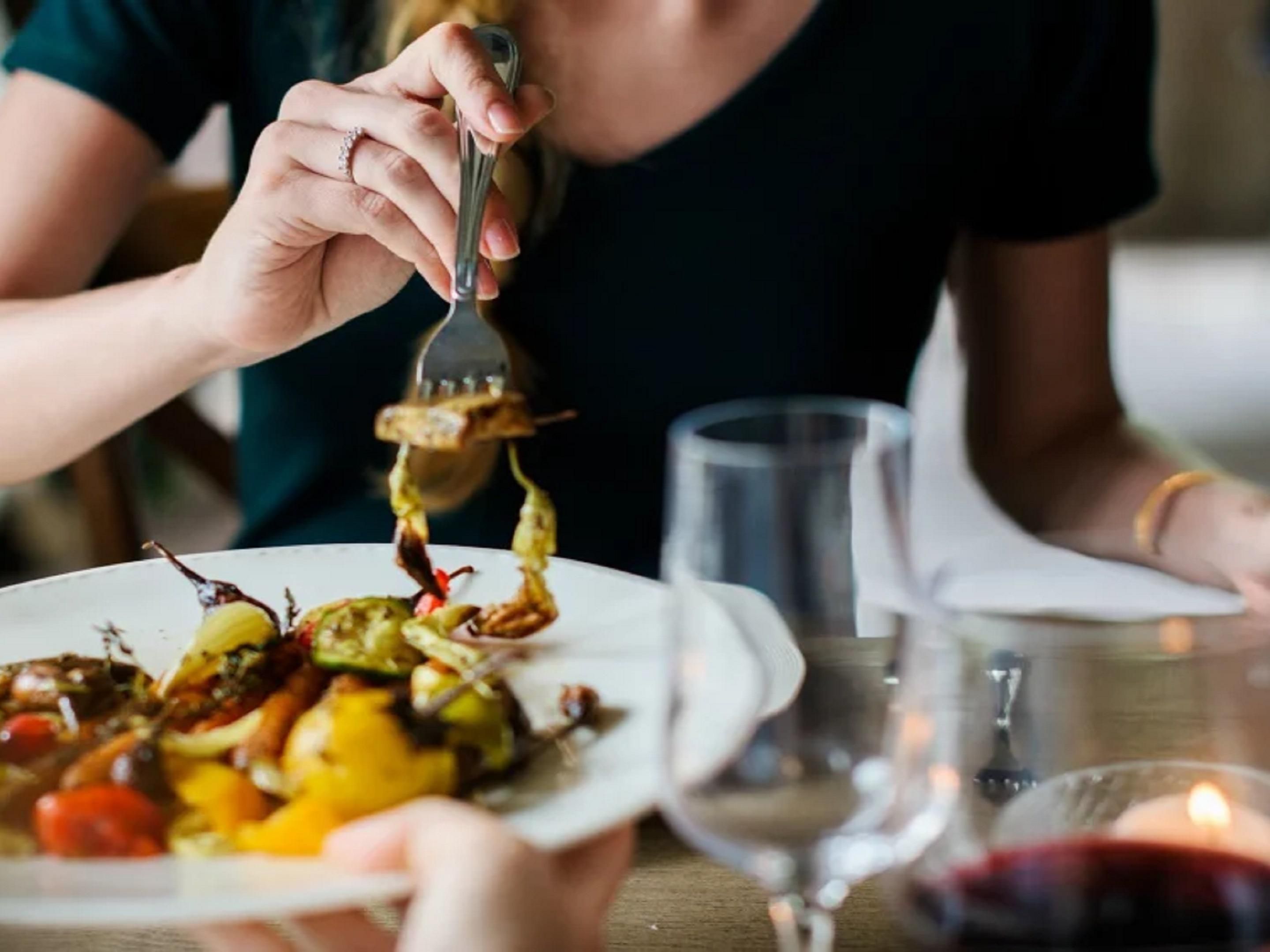 Enjoy a delicious breakfast, lunch and dinner at our restaurant, Los Ameyales, with a wide variety of options for the whole family. You choose! Stay with us!