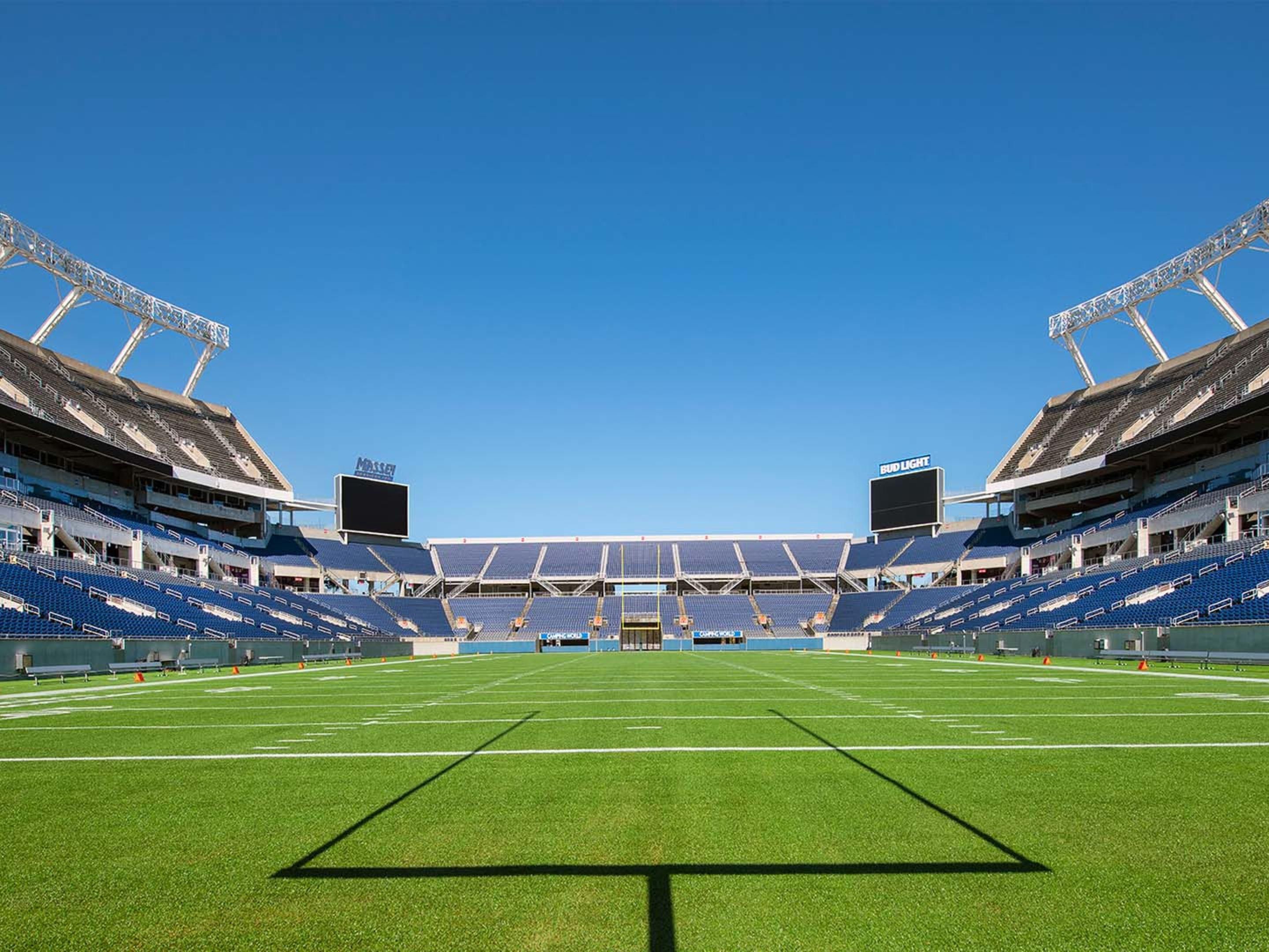 Bragging rights are on the line! Witness the electrifying 2025 Florida Classic as the FAMU Rattlers clash with the Bethune-Cookman Wildcats. The annual battle for HBCU supremacy goes down November 22nd at Camping World Stadium in Orlando. Don't miss this exciting game.