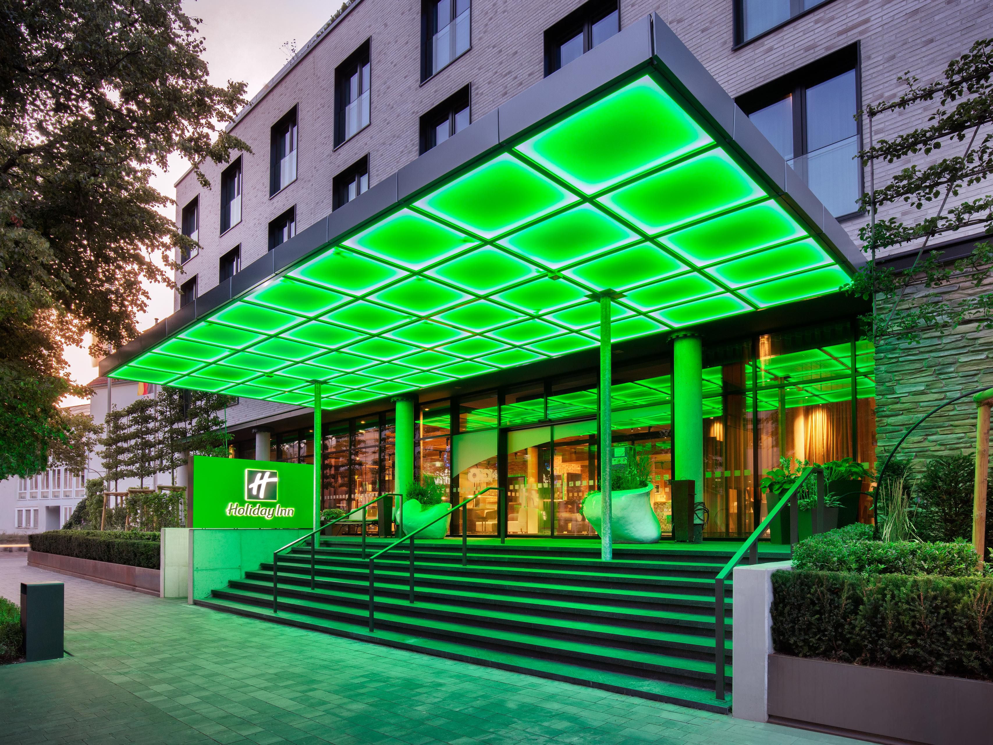 Our Holiday Inn Osnabrück is proud to have received GreenSign Level 4 certification. This award highlights our commitment to sustainable tourism and environmentally friendly practices. Our goal is to provide our Guest with not only first-class service, but also a sustainable experience that makes a positive contribution to the planet.