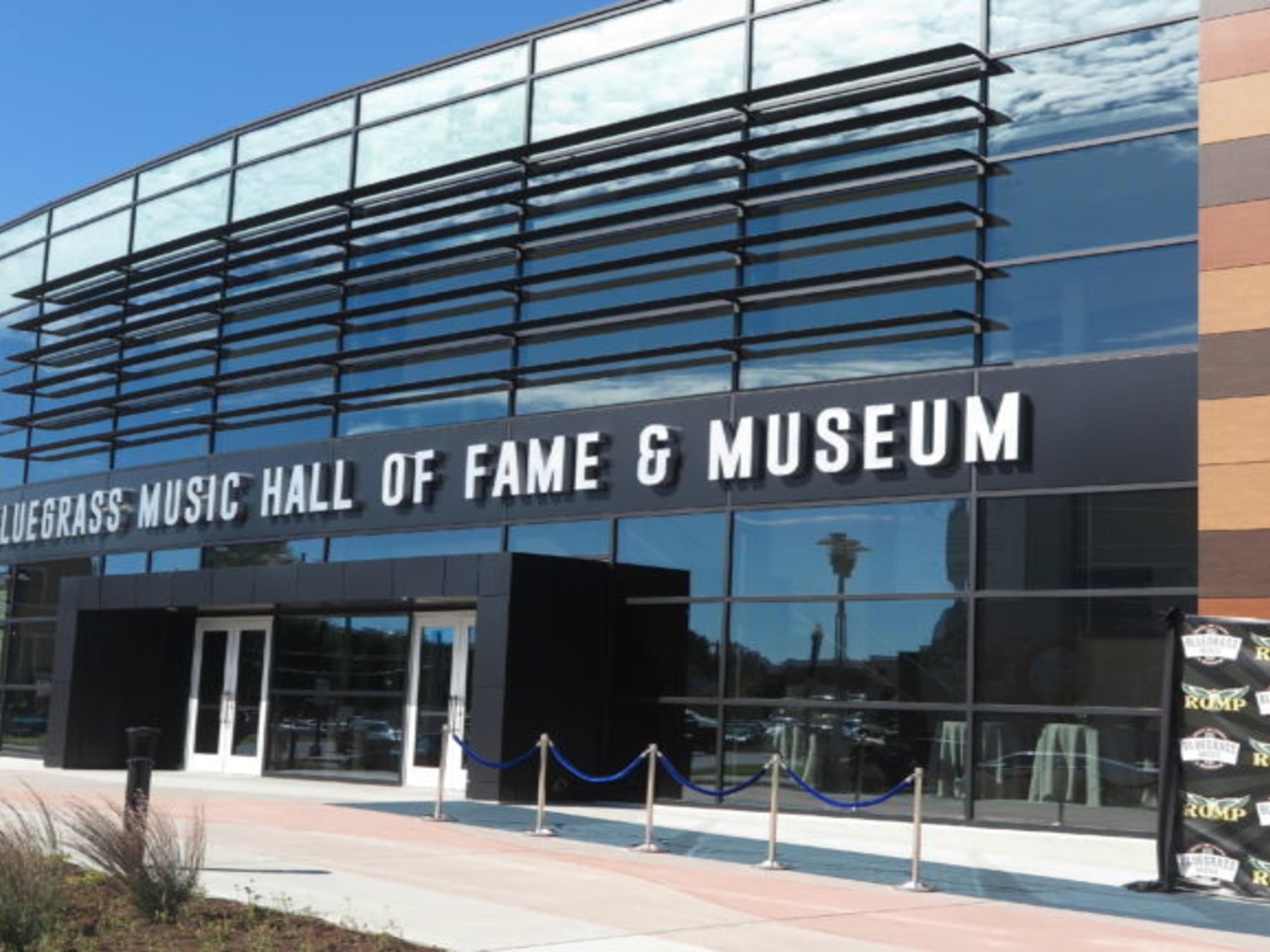 We are centrally located to the International Bluegrass Museum, Owensboro Museum of Science & History, and Owensboro Museum of Fine Art. (several of these attractions are within walking distance)
