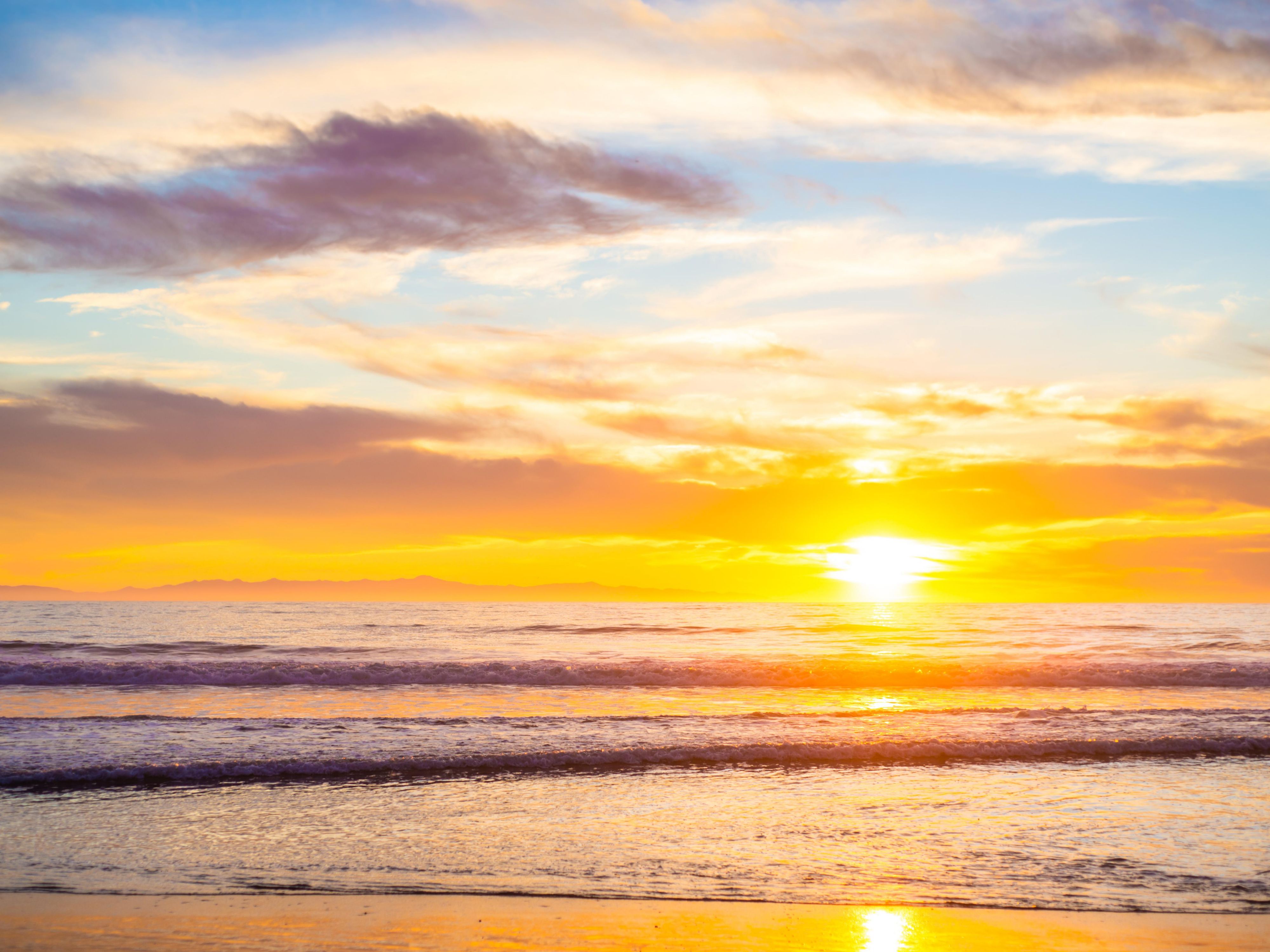 Enjoy a perfect spot near the beach, with access to Oxnard’s coastline, harbors, and hotspots like The Collection Riverpark, Channel Islands National Park, Port Hueneme, and Point Mugu—plus refreshing ocean air, local shopping, and dining.