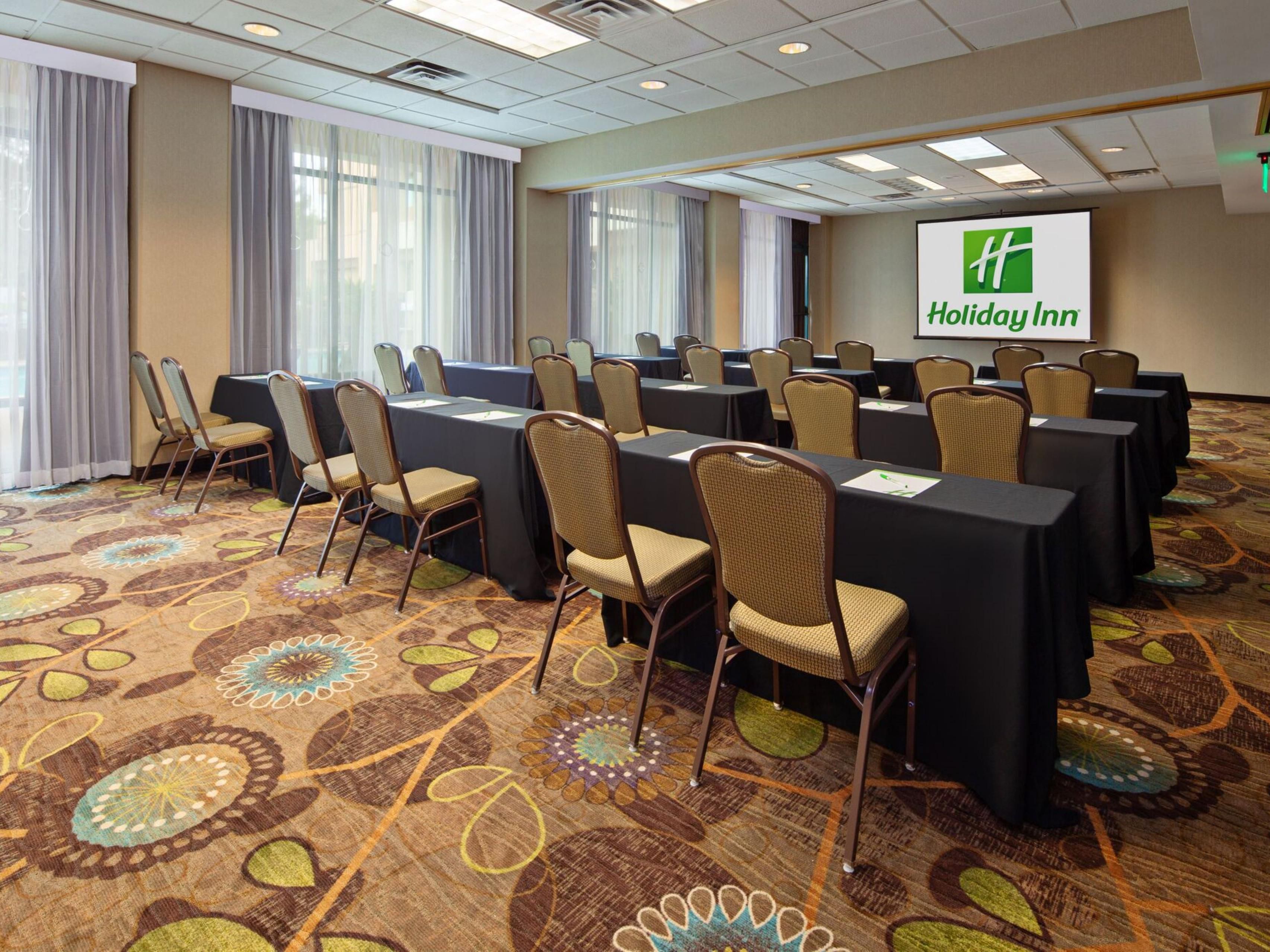 Whether it's a work conference or a special event, we offer 1650 sq ft of newly renovated Banquet space as well as 2 Boardrooms to fit your needs.