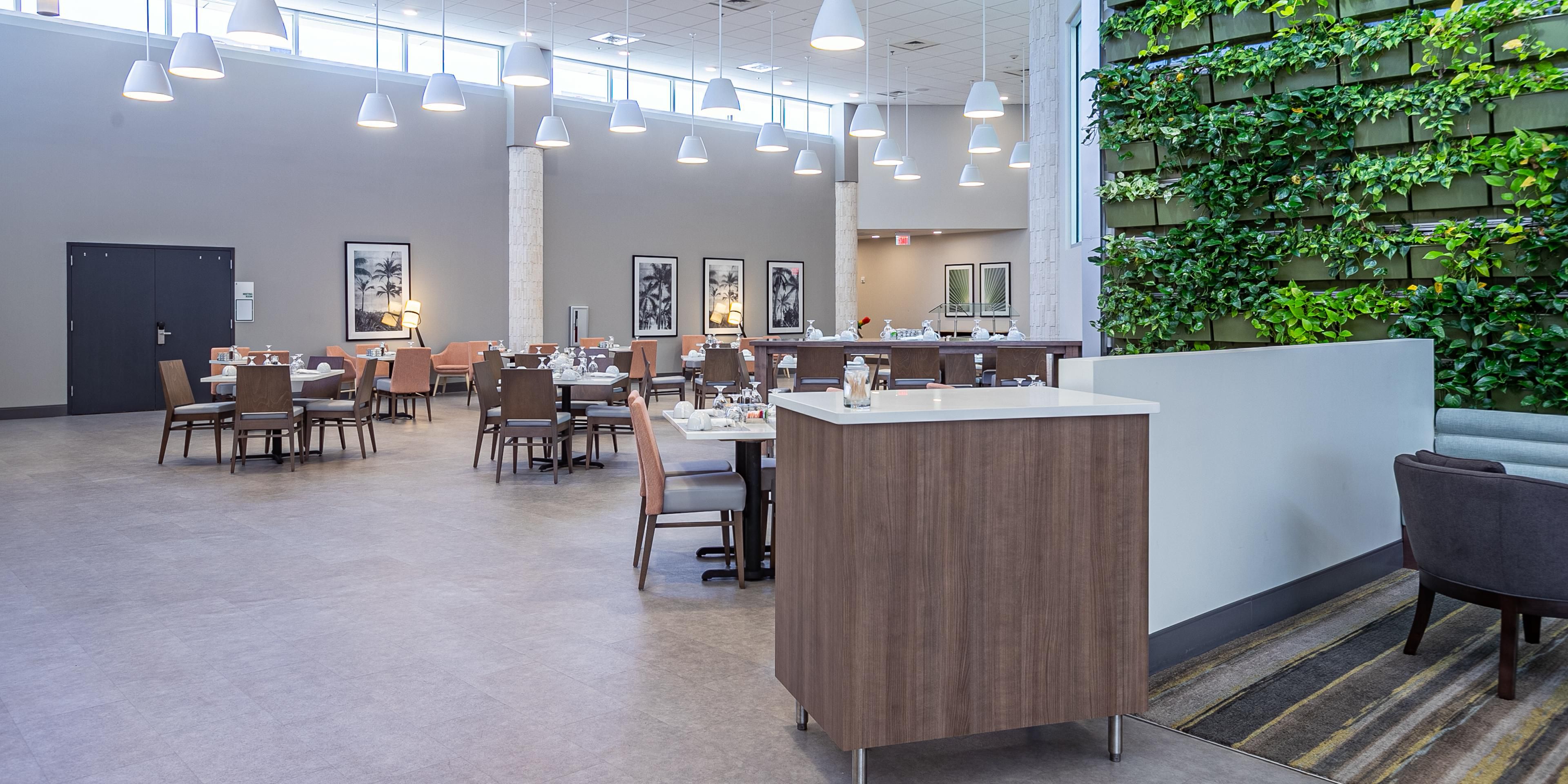 Bellini Cafe located on lobby level open for Breakfast & Dinner