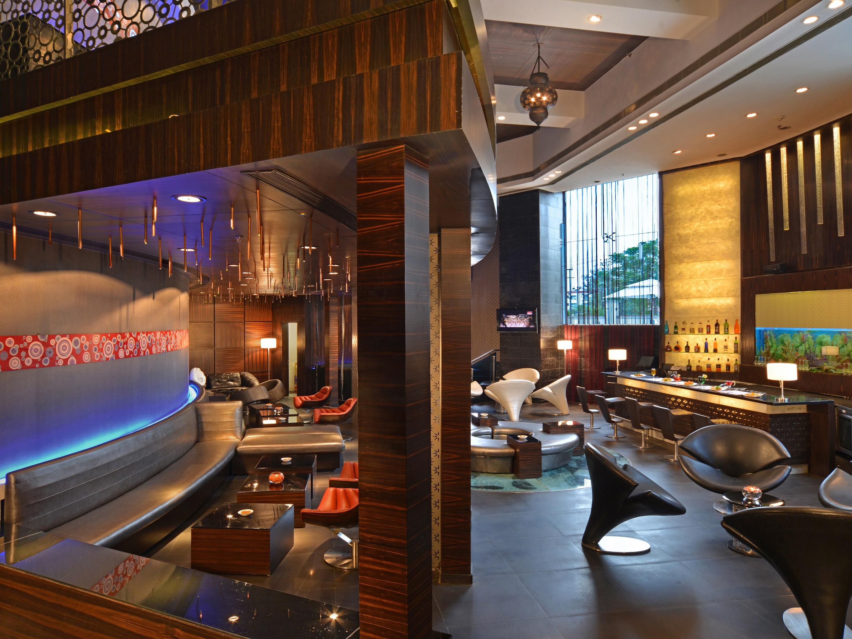 Stills is the place to meet, celebrate and rejuvenate be it a casual hang out with friends or a formal get together with colleagues. Enjoy an exclusive range of wines and spirits accompanying with western pub food offerings and feel most welcomed to ask the bartender to shake a cocktail of your choice.