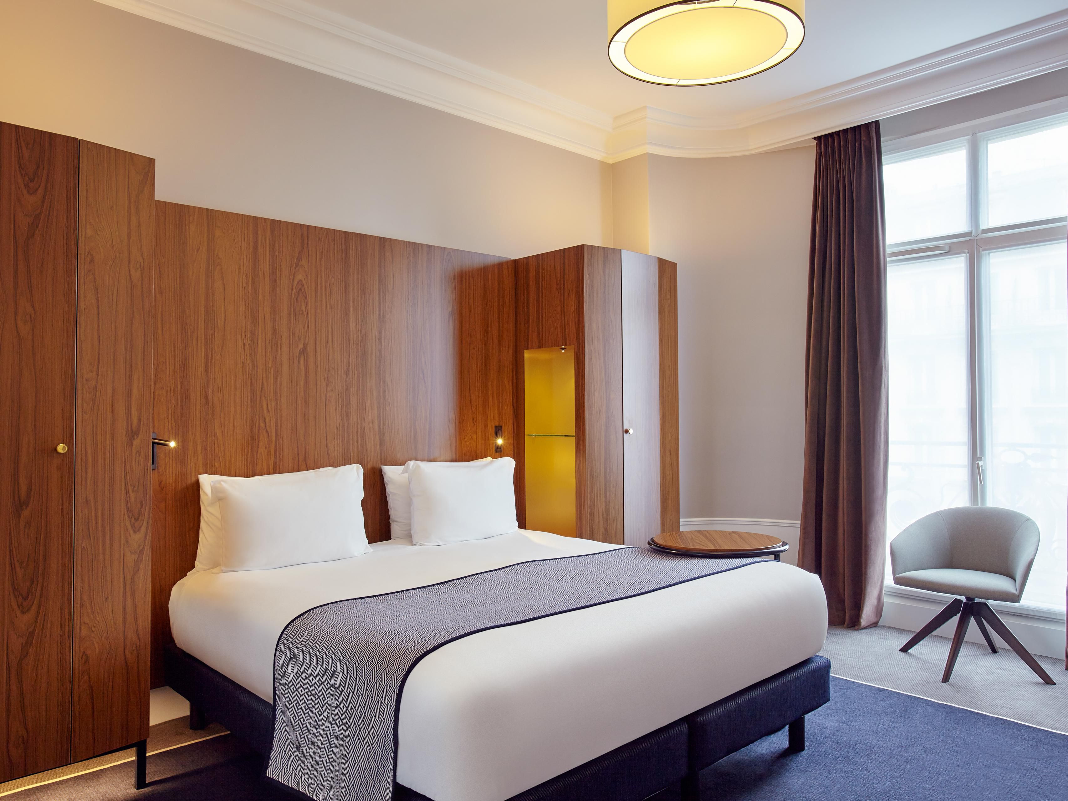 Work and relax in our King Bed Executive Room, with free Wi-Fi.