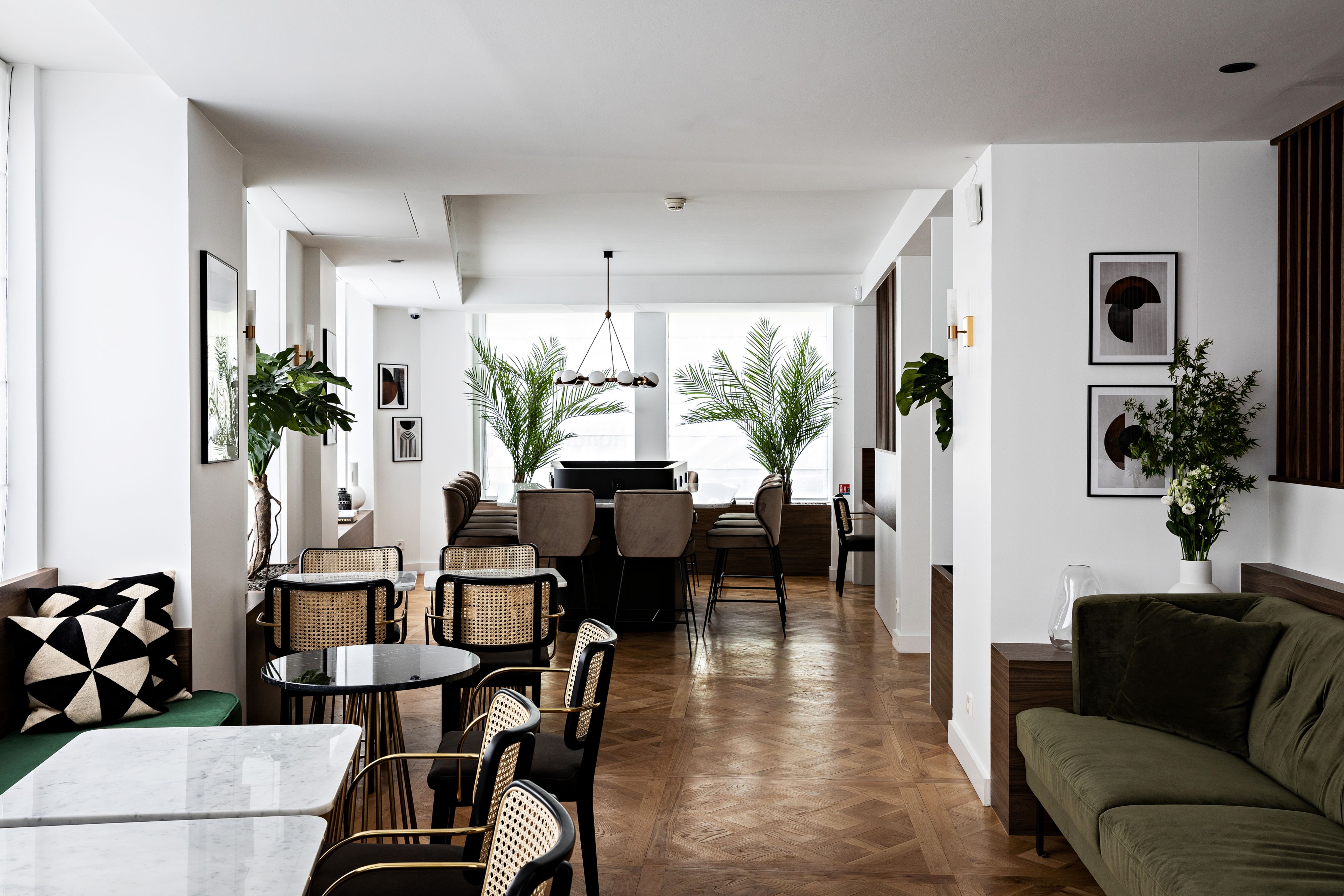 巴黎爱丽舍假日酒店