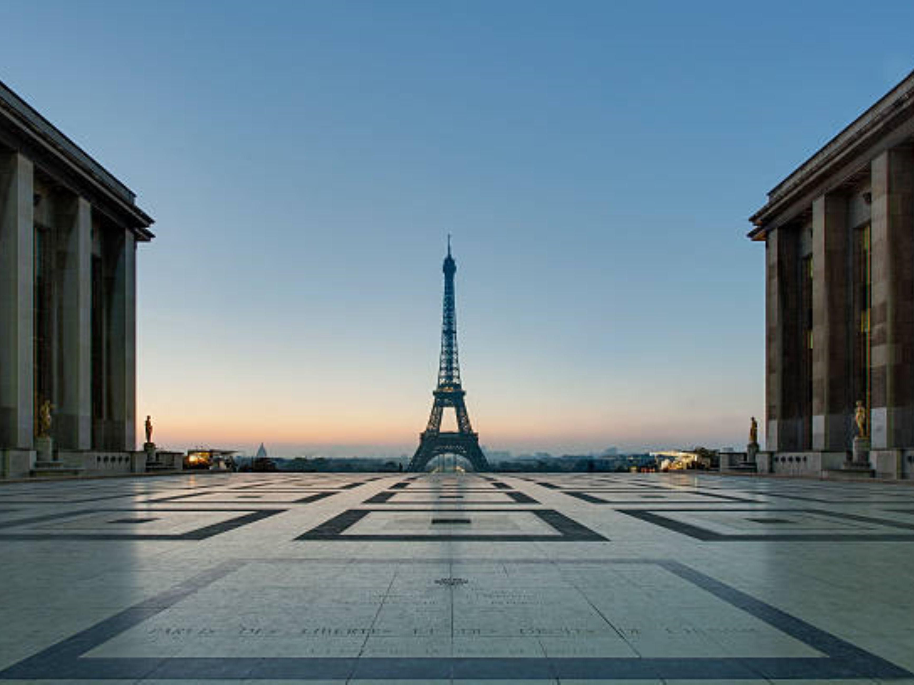 The Chinese New Year festivities attract crowds of curious onlookers. Many of Paris’s districts are colourfully decorated, and parades, events and exhibitions are organized throughout the city. In 2026, Chinese New Year starts on Tuesday 17 Febraury 2026 and marks the start of the Year of the Horse.