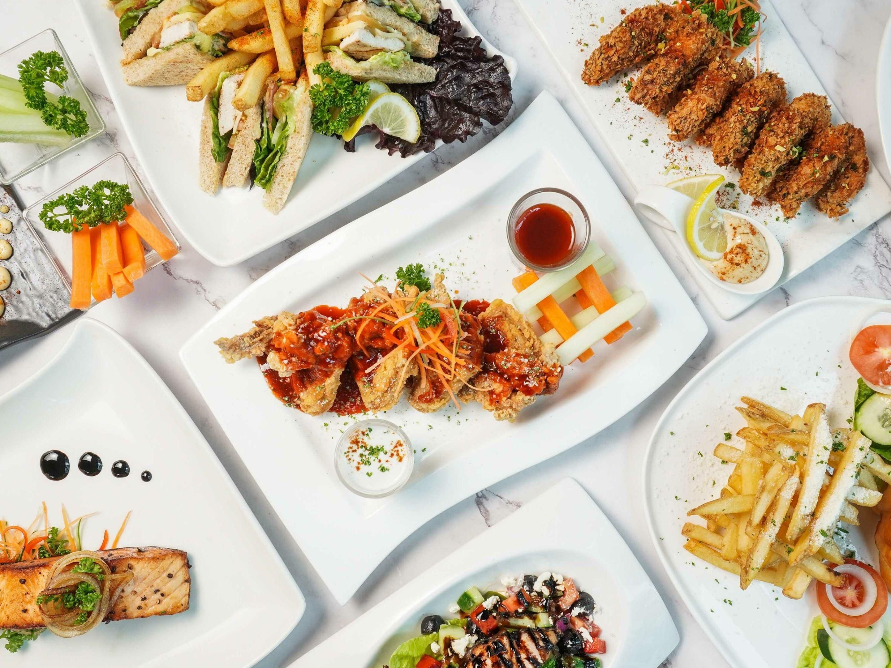 Manila Galleria Complex with the adjacent Crowne Plaza hotel feature an array of culinary options. Enjoy the all-day dining restaurant Seven Corners, featuring Western, Indian, Japanese, and local cuisines. Bask in authentic Chinese flavors at Xin Tian Di, a World Luxury Restaurant Awards winner.