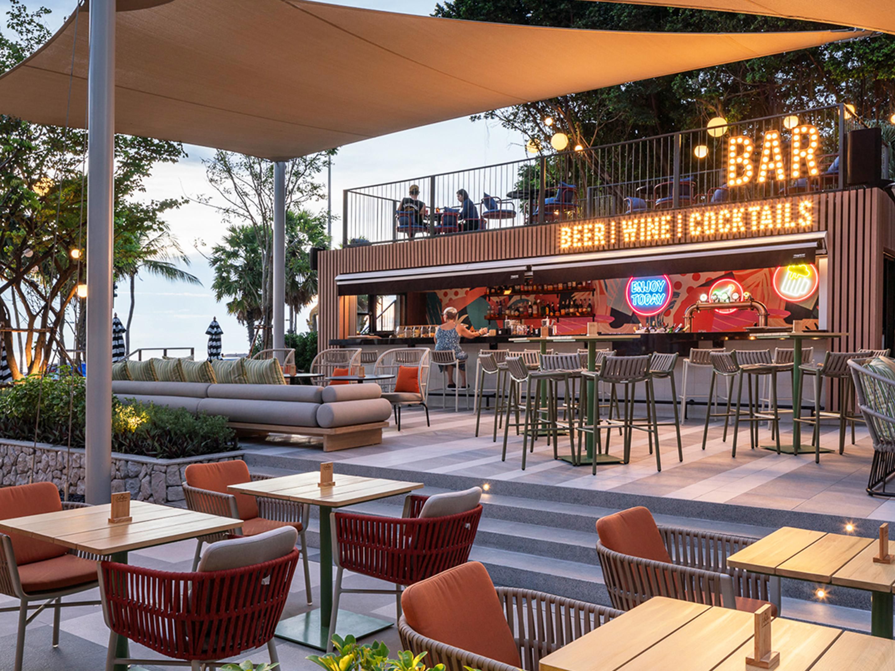 Featuring a specialised smokehouse and serving everything from artisanal pizzas to authentic Thai favourites and Guss Damn Good ice cream.
