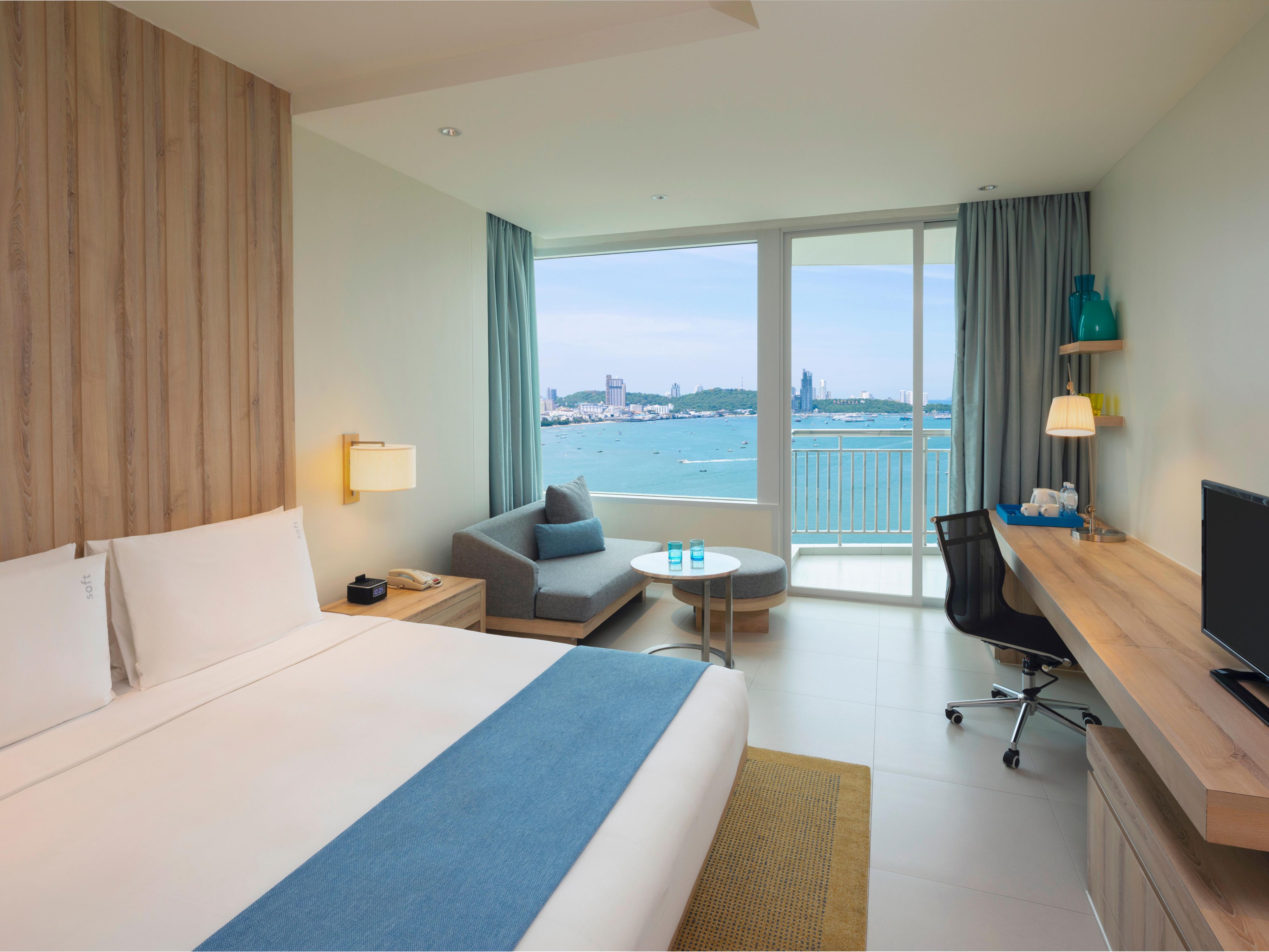 We’re enhancing the experience for you, our hotel guests, by redefining cleanliness and supporting your wellbeing throughout your stay. We have expanded our commitment to cleanliness by using science-led protocols and service measures by enhancing the IHG Way of Clean. Partnering with industry experts Cleveland Clinic, Ecolab, and Diversey.