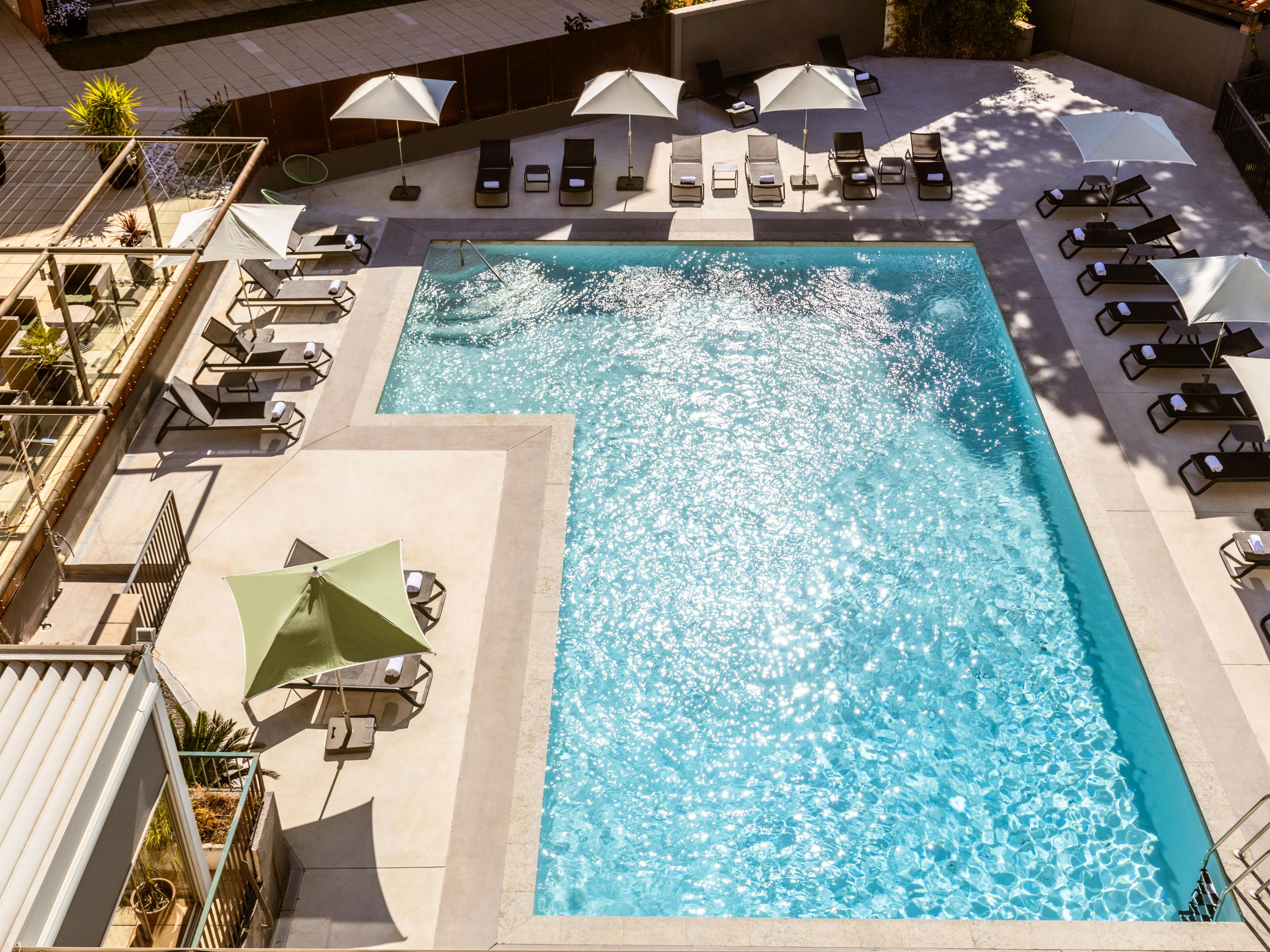 Situé sur notre terrasse exposition sud, l’espace piscine est l’endroit idéal pour se ressourcer.