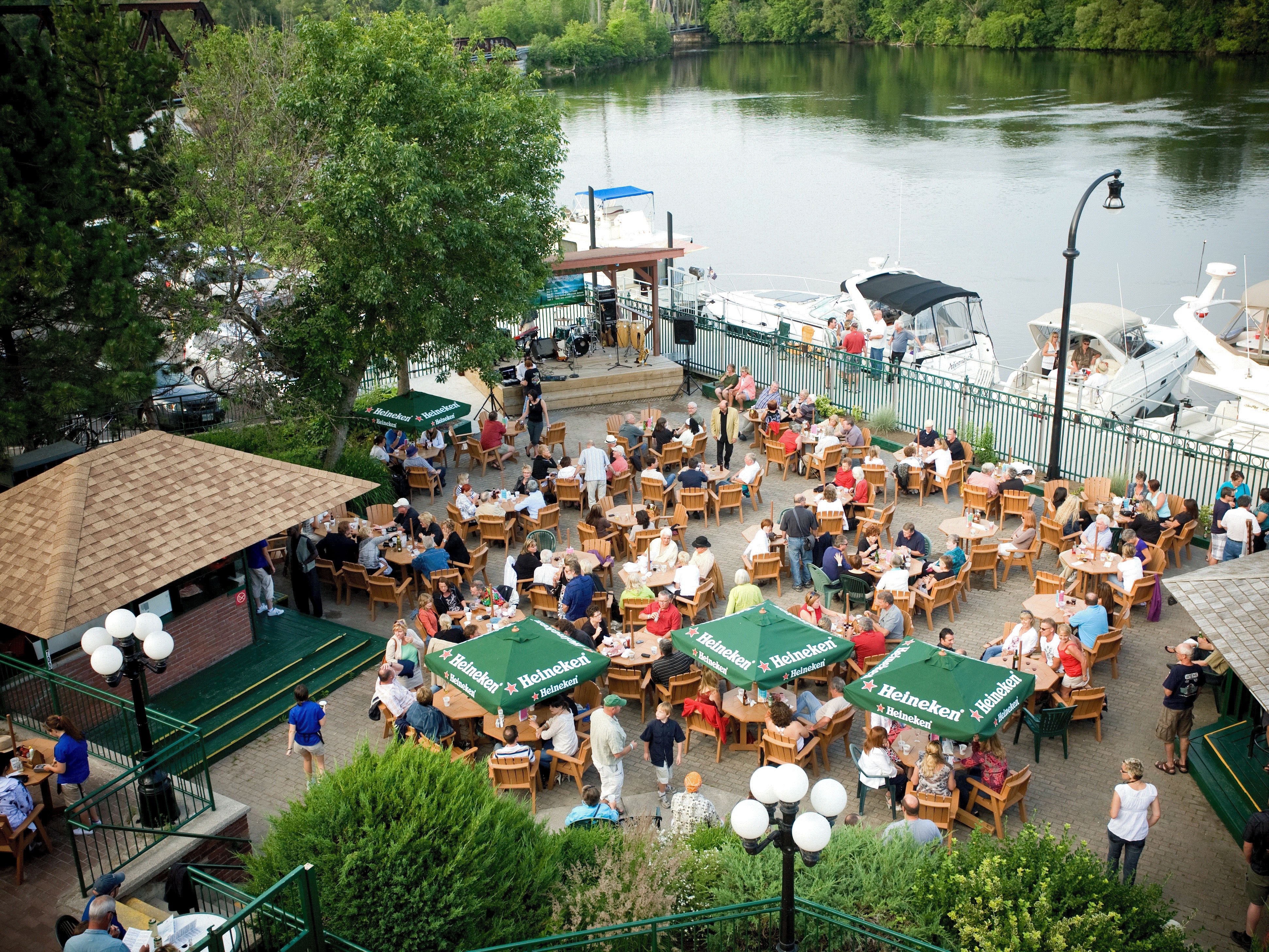 Hotel in Peterborough | Holiday Inn Peterborough-Waterfront Hotel