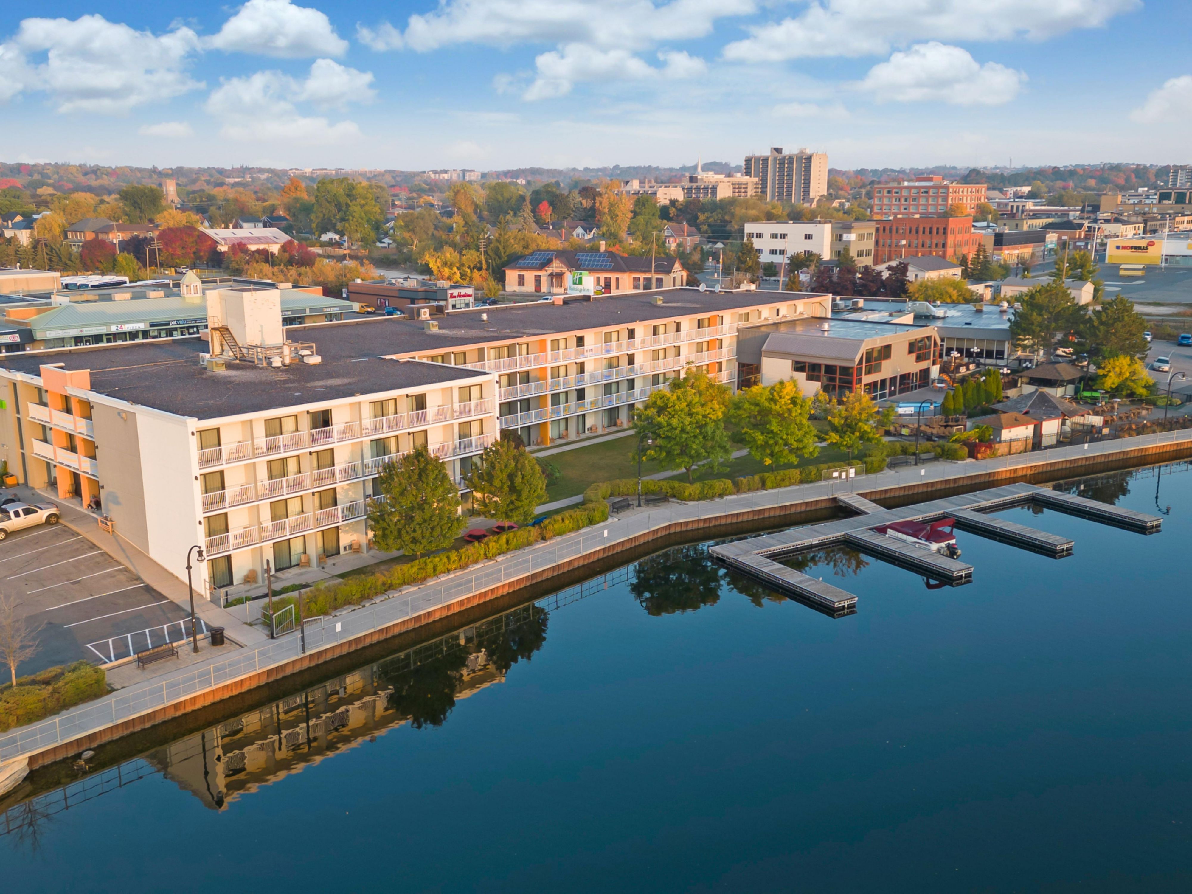 Take a Truetour of The Holiday Inn Peterborough Waterfront