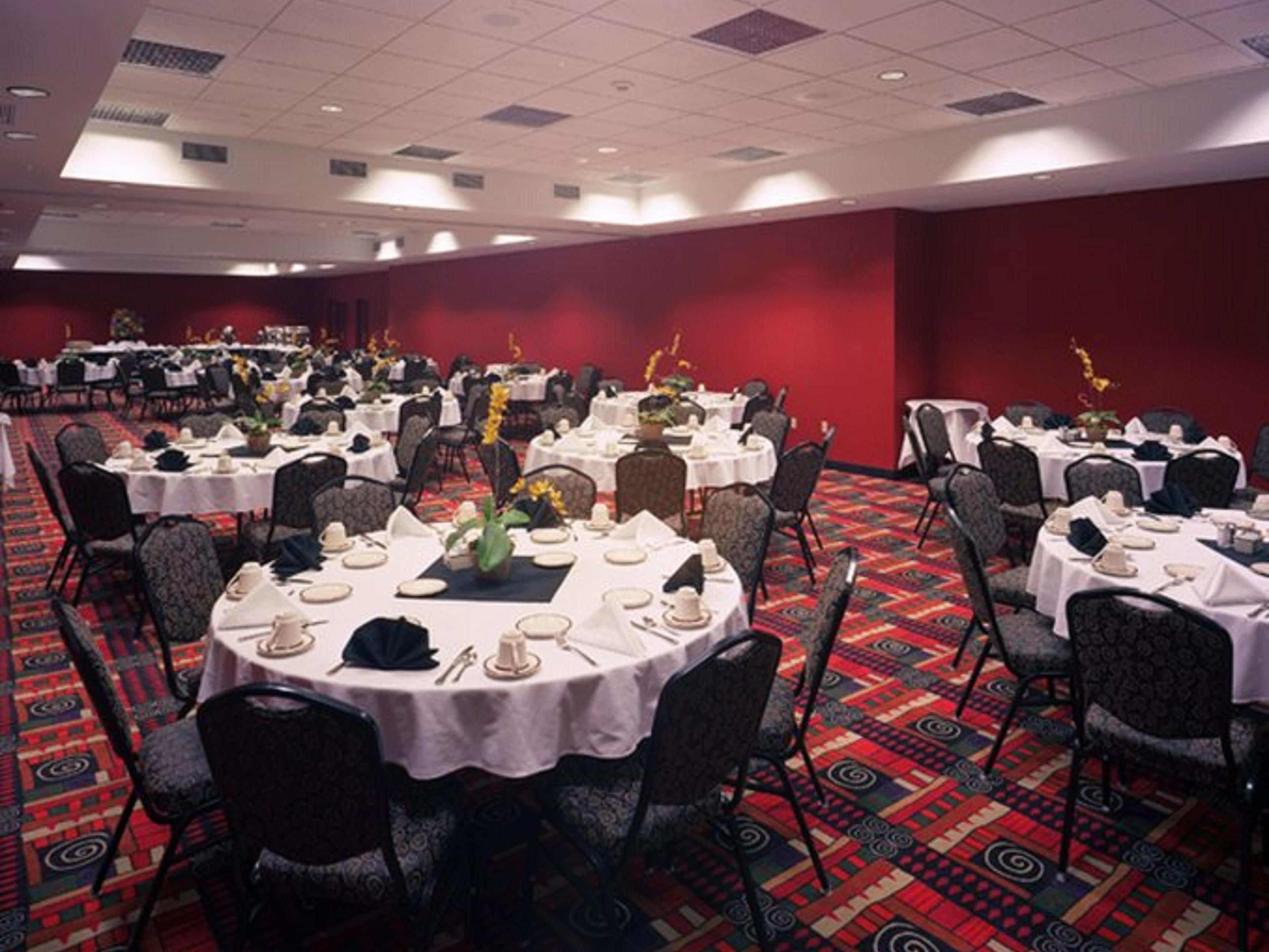 With over 3,000 square feet of meeting space our hotel is the perfect place to host your next corporate event or wedding!