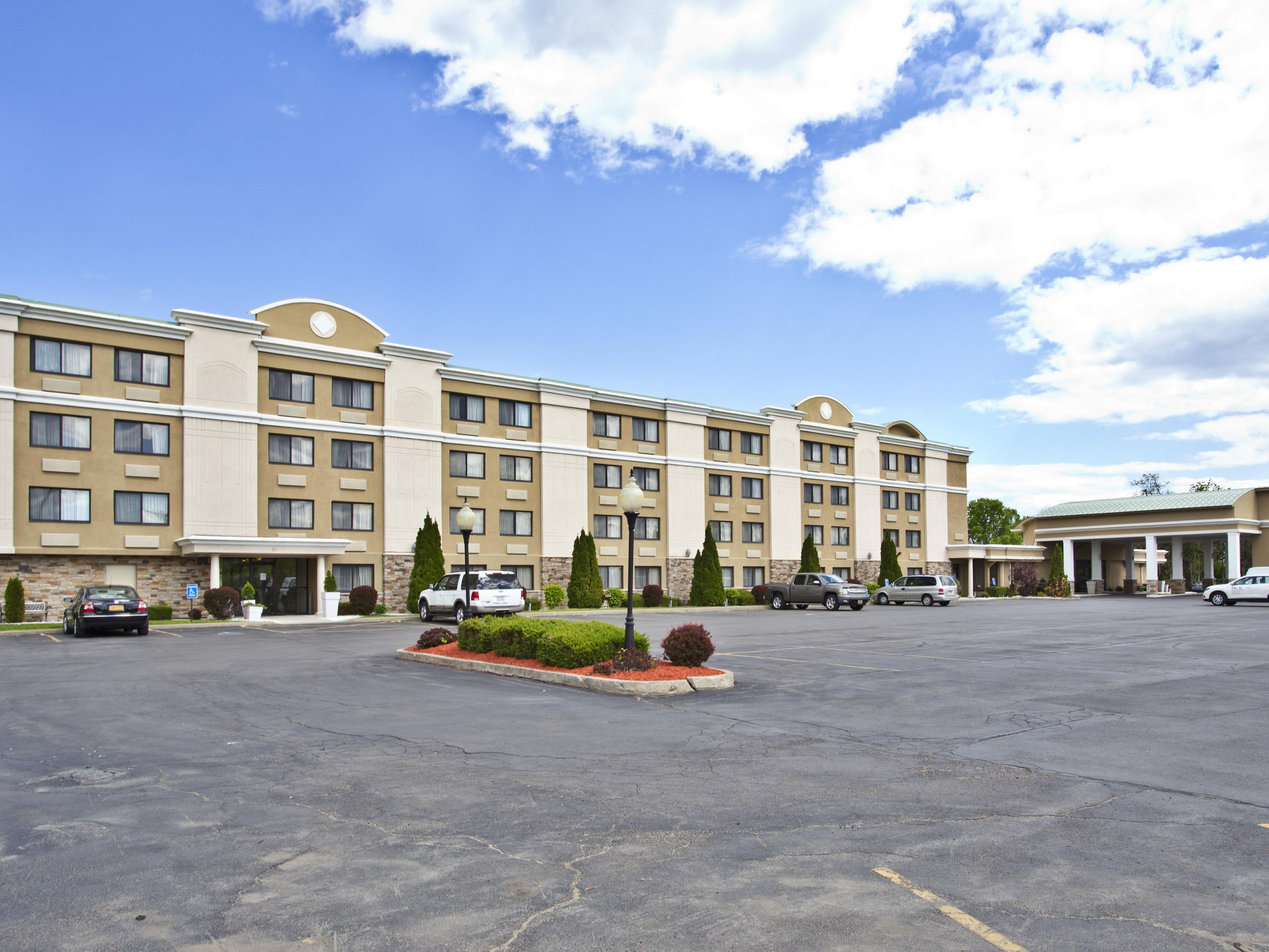 Family Hotels in Plattsburgh NY Holiday Inn Plattsburgh (Adirondack