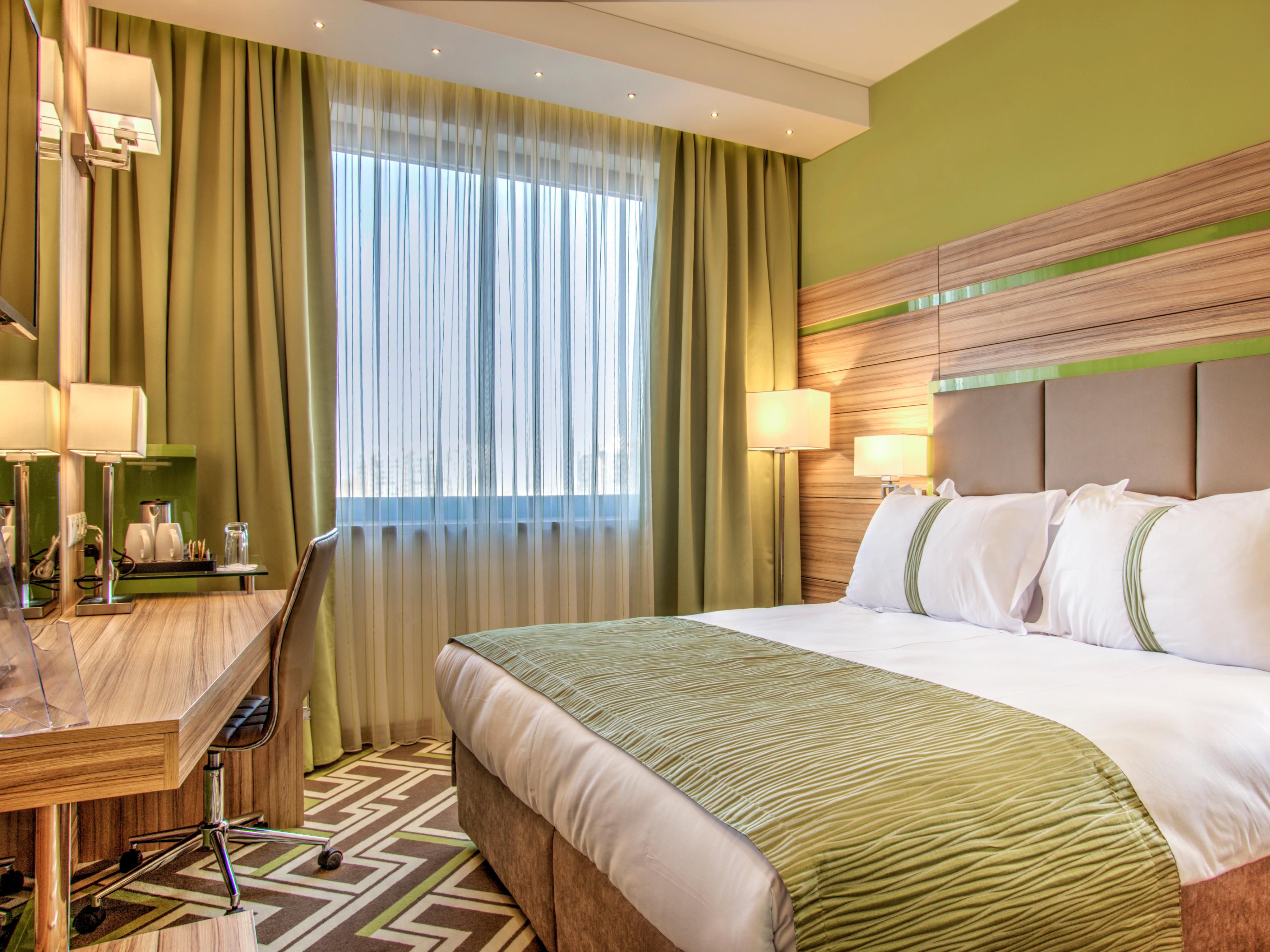Holiday Inn Hotel Rooms