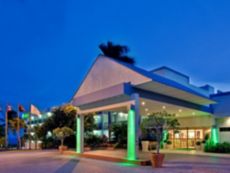 Holiday Inn 庞塞和热带赌场