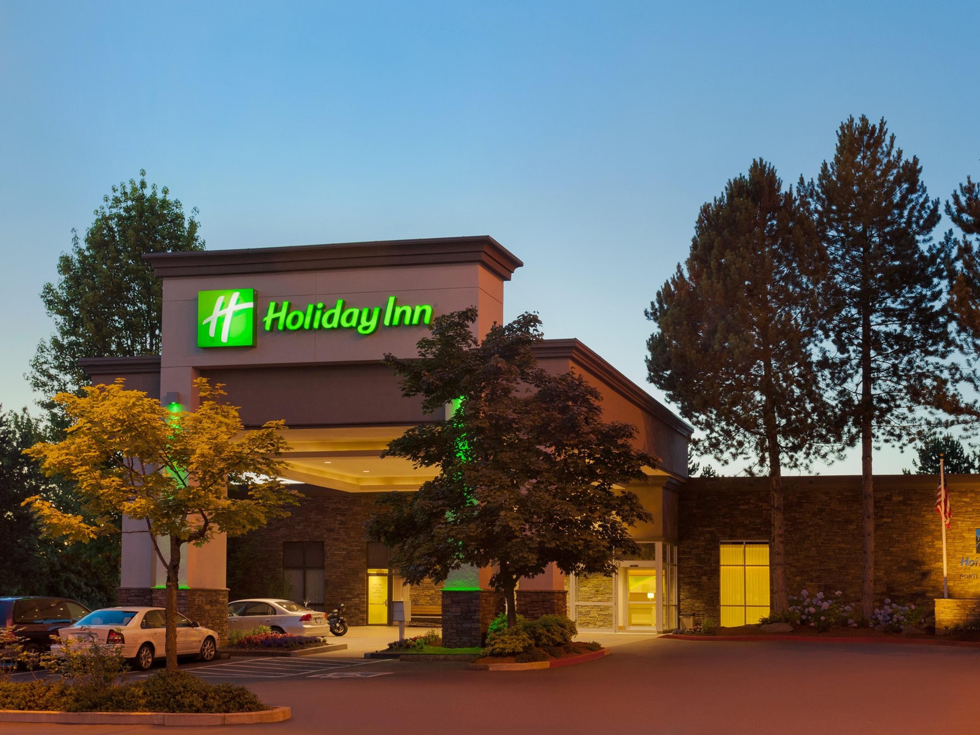 Convenient onsite parking awaits at our Portland-Airport hotel with ample space for RVs, large vehicles, and trailers. Overnight parking is available for $10 per vehicle, while short-term hourly parking rates apply. Explore our Park Stay Go Packages for long-term airport parking options.