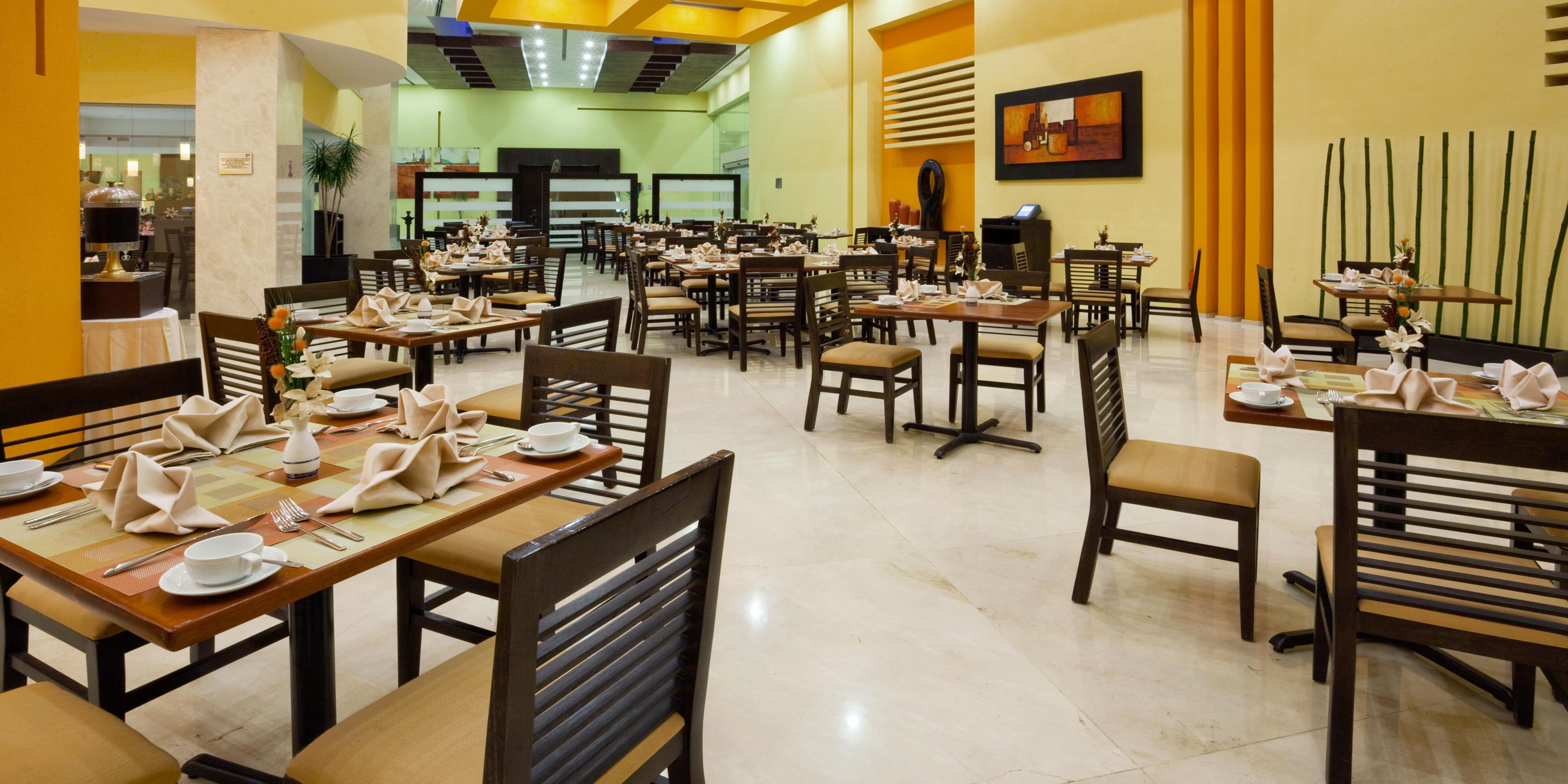 Restaurants Near Holiday Inn Puebla Finsa