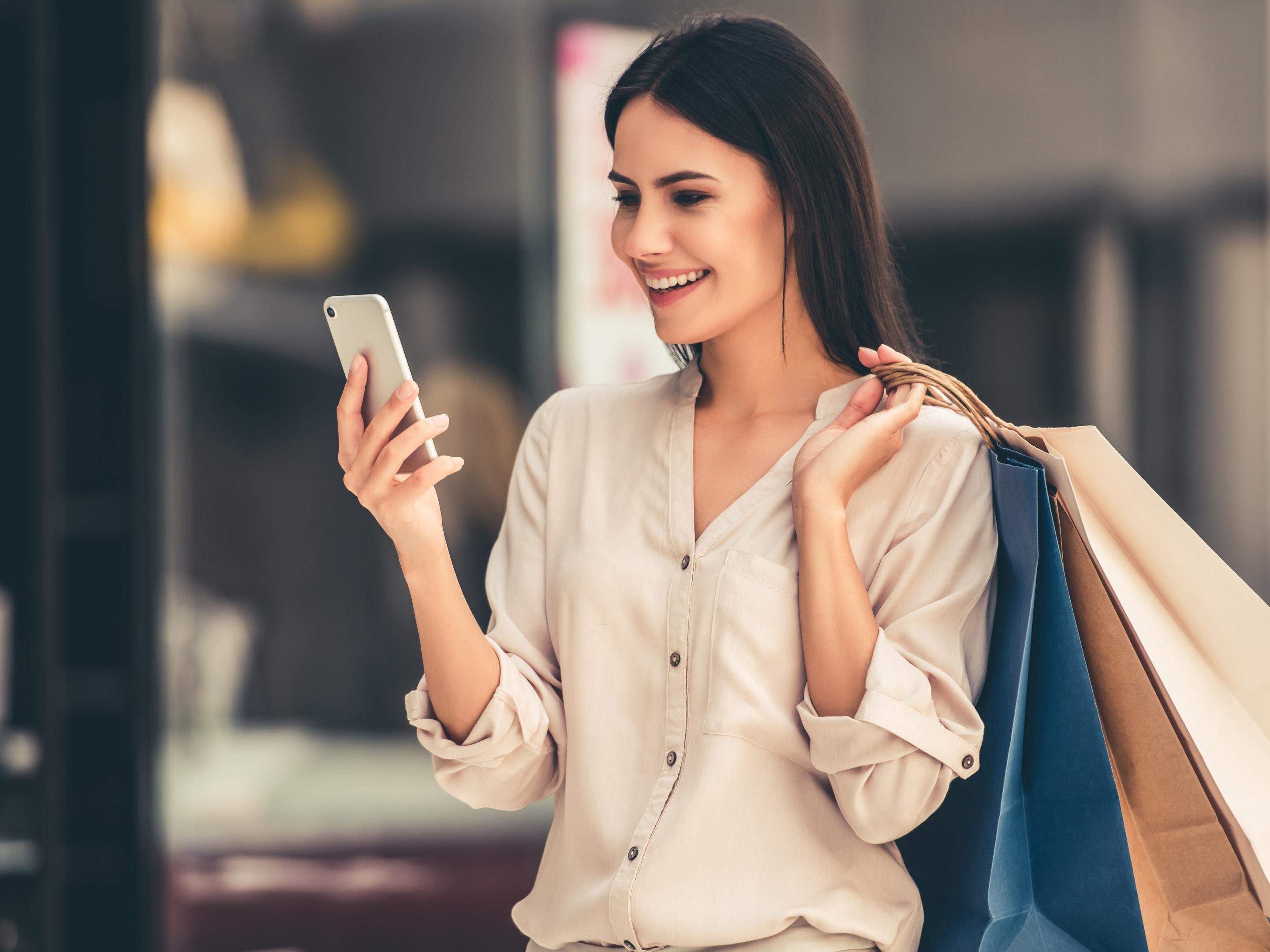 Stay at our hotel and go shopping at Antea Lifestyle Center with luxury boutiques such as Palacio de Hierro, Liverpool, Michael Kors, among others; we have shuttle service under reservation.