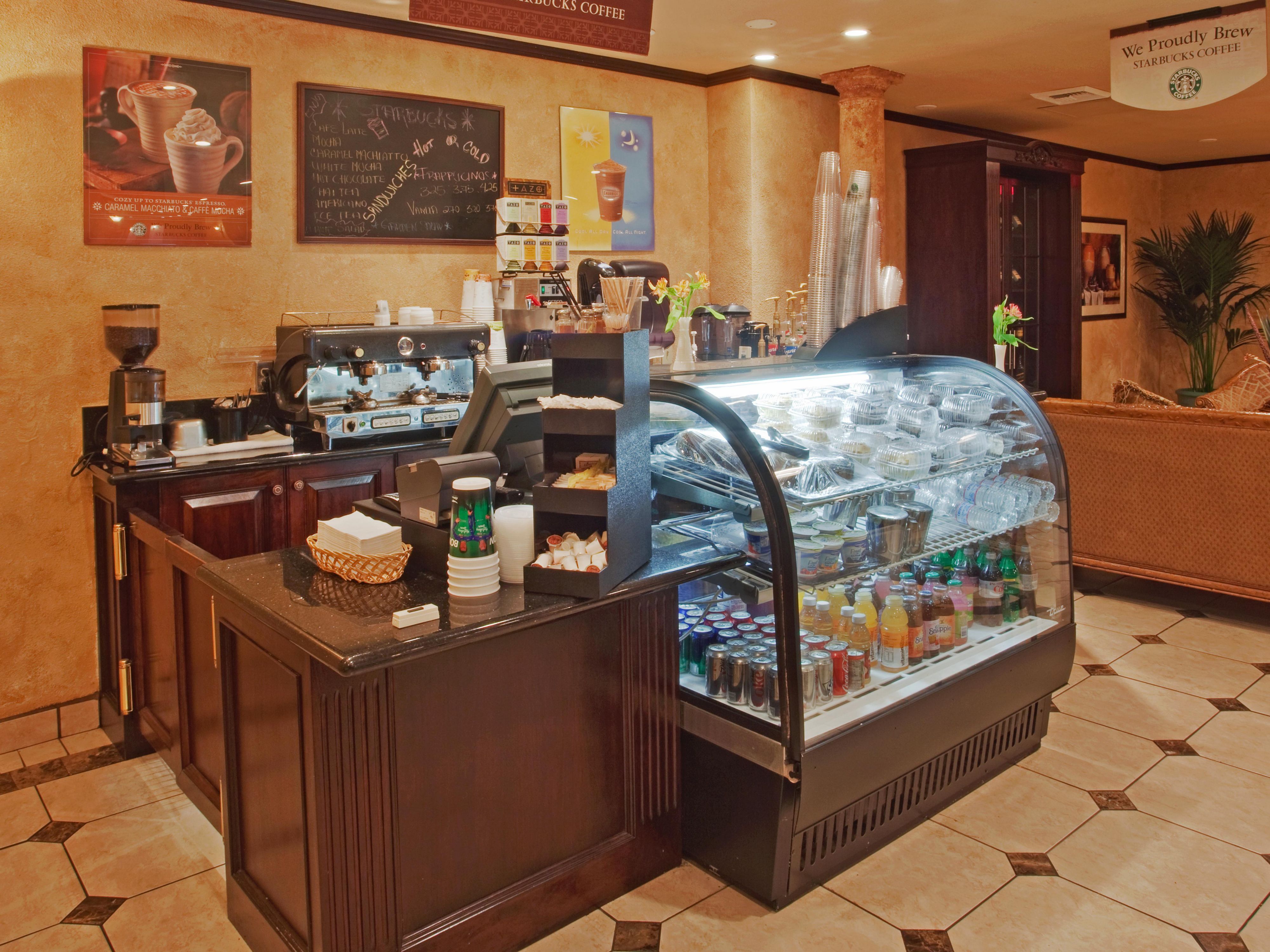 Kids eat free with the Holiday Inn’s family-friendly dining policy—children 12 and under enjoy complimentary meals from the kids’ menu when accompanied by a dining adult. It’s a great way to make family meals easier, more affordable, and stress-free.