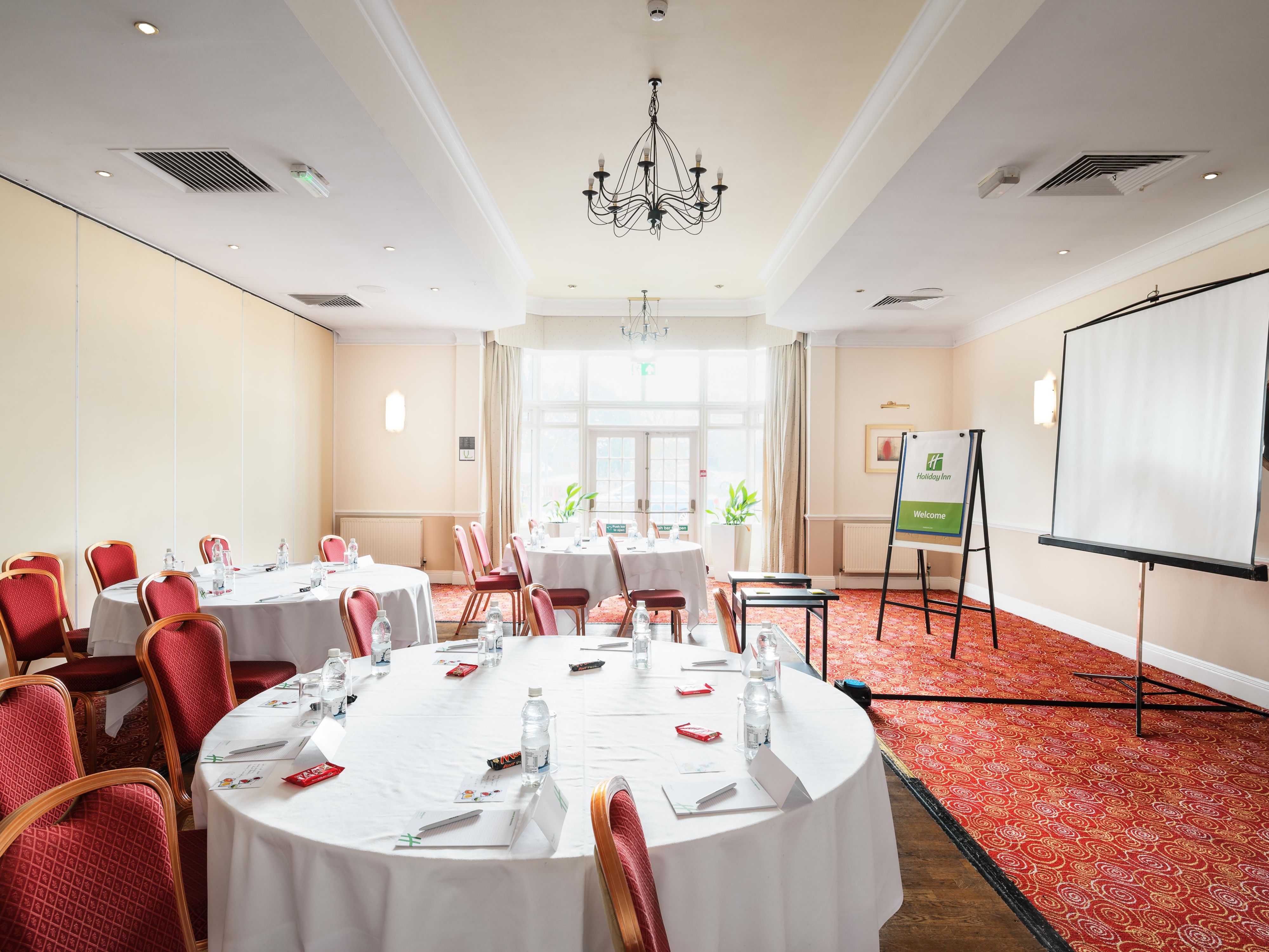 The perfect balance of value and premium service, in 2026 make the most of our DDR Lite rate only £26 per person. Including everything you need for a productive day: room hire, modern facilities, a tasty lunch, and tea and coffee.

Quote DDRLITE when booking.
