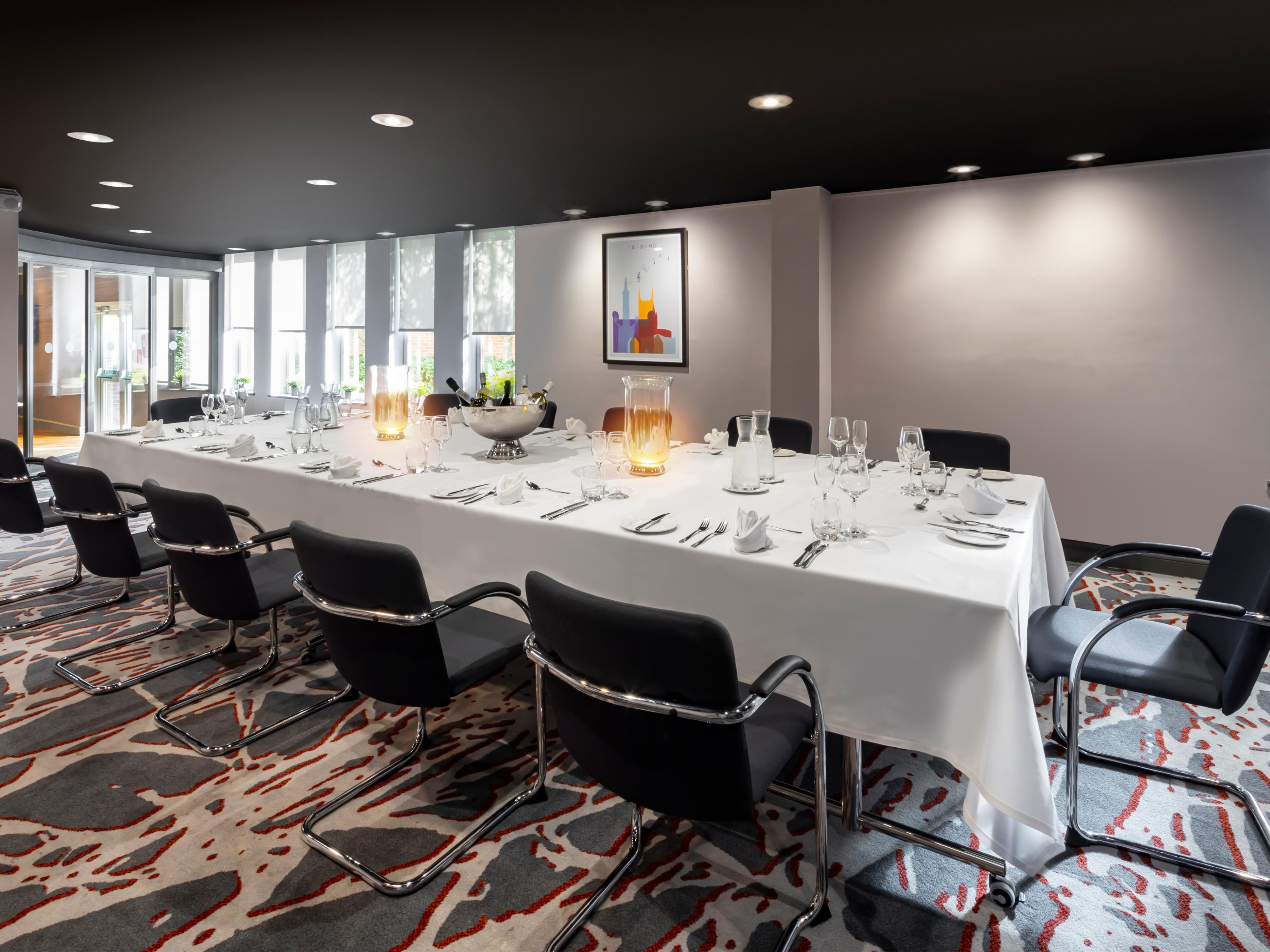 holidayinn hotel dining