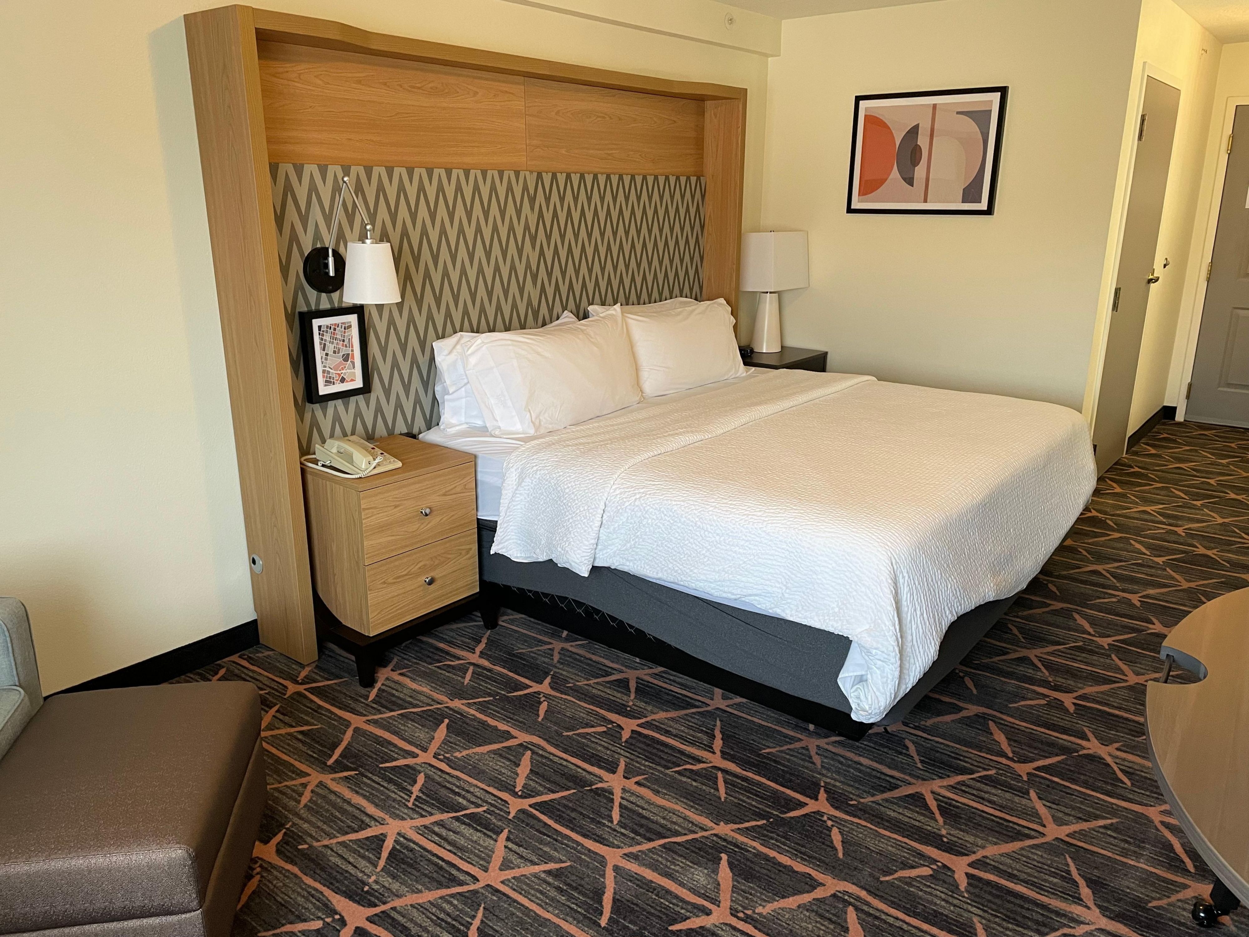 Holiday Inn Hotel - Redding, CA - King Bed Guest Room