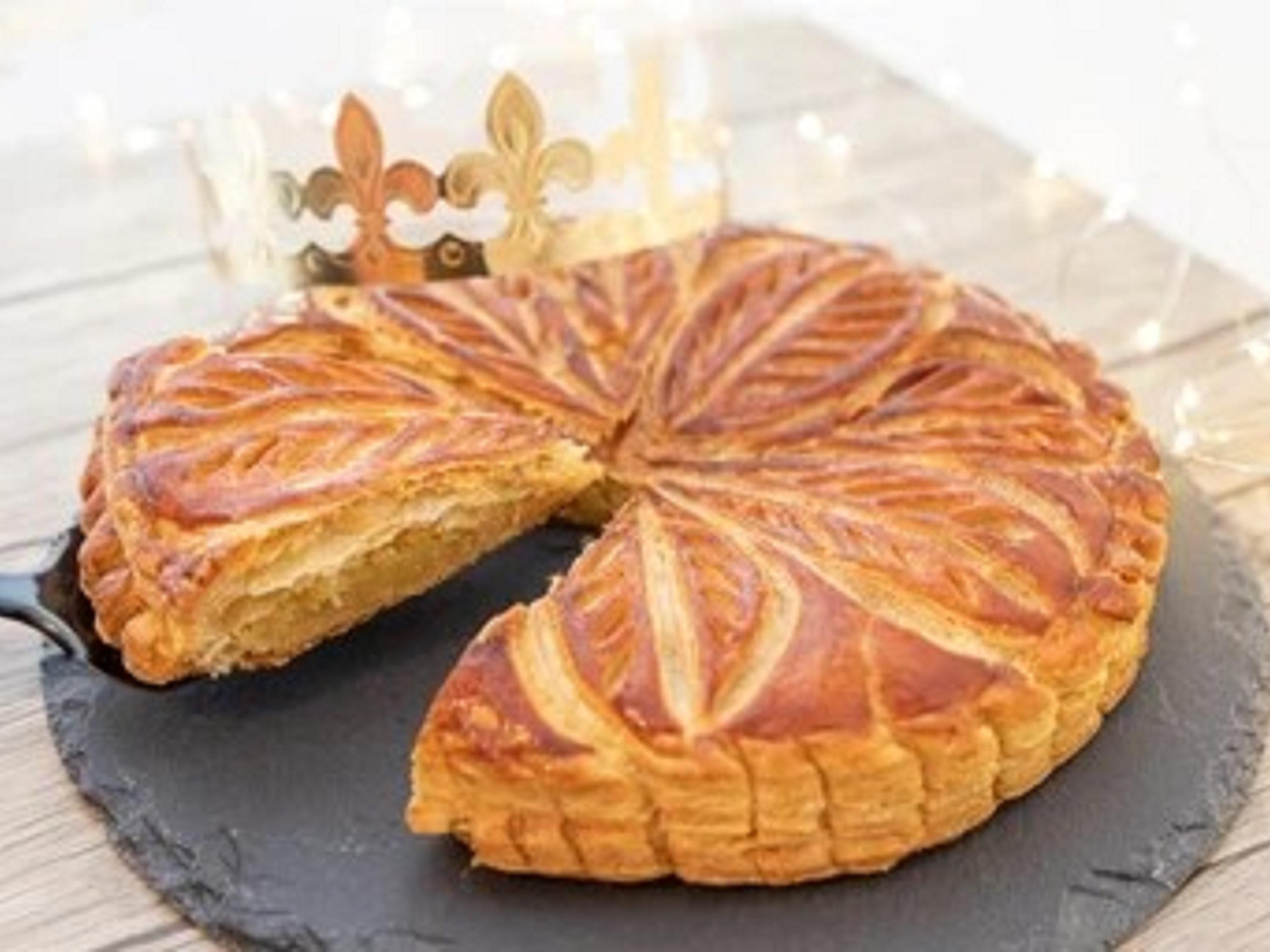 To celebrate the Epiphany, enjoy Galette des Rois for breakfast !