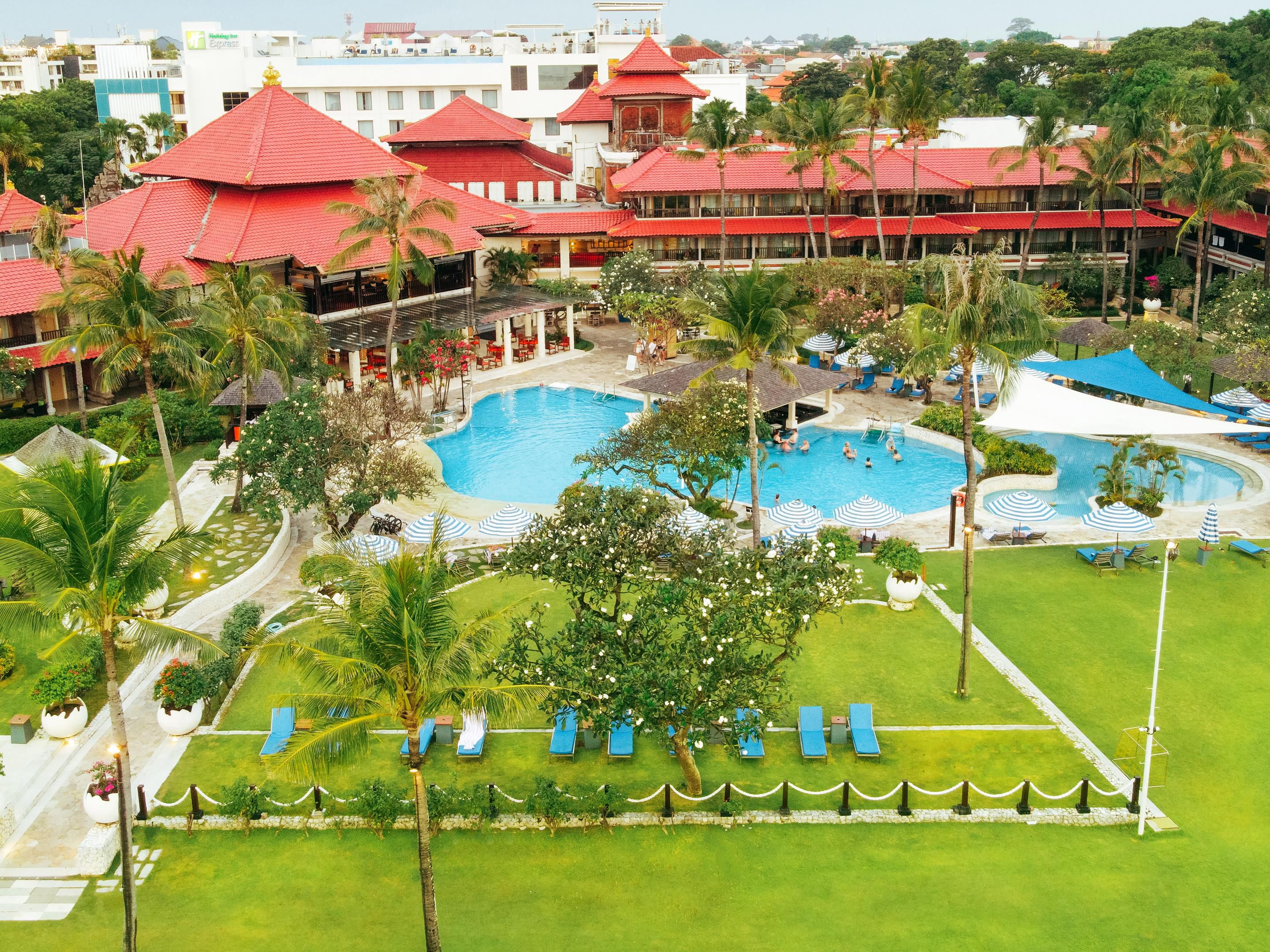Located 10 minutes away from Ngurah Rai International Airport with convenient access to major area attractions, blend business and leisure seamlessly. Redefines the essence of seamless comfort by not only offering an unforgettable stay experience but also providing exclusive meeting facilities tailored to diverse business event requirements.